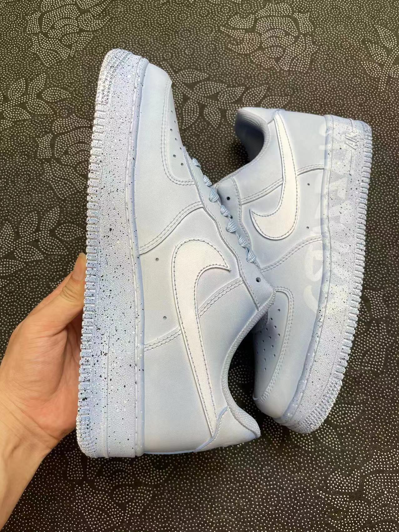 ?正品定制 Nike Air Force 1 Low 暴风雪废士做旧风 泼墨手绘 白蓝配色