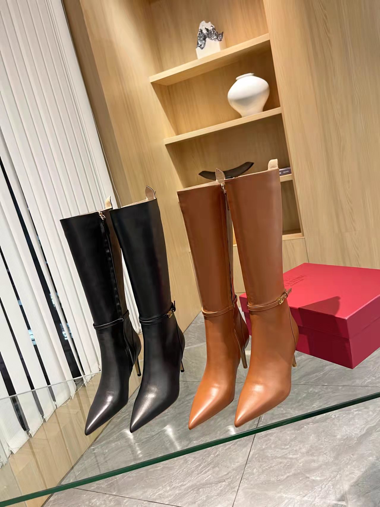 [Valentino] Valentino otoño e invierno botas de moda de las mujeres: en el pie cómodo y versátil tej