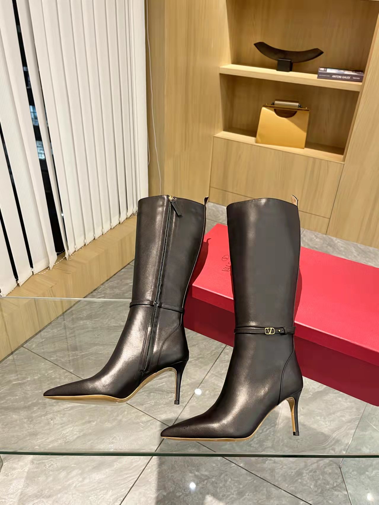 [Valentino] Valentino otoño e invierno botas de moda de las mujeres: en el pie cómodo y versátil tej
