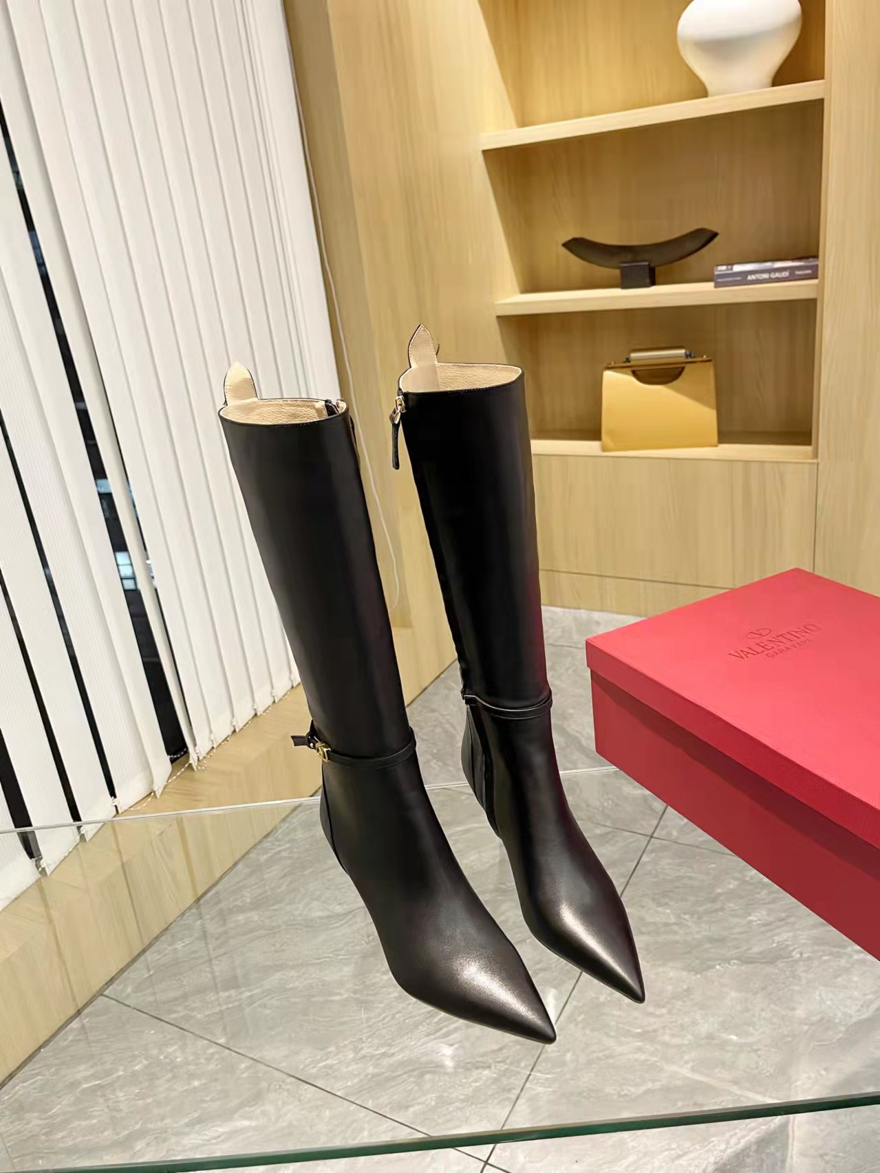 [Valentino] Valentino otoño e invierno botas de moda de las mujeres: en el pie cómodo y versátil tej