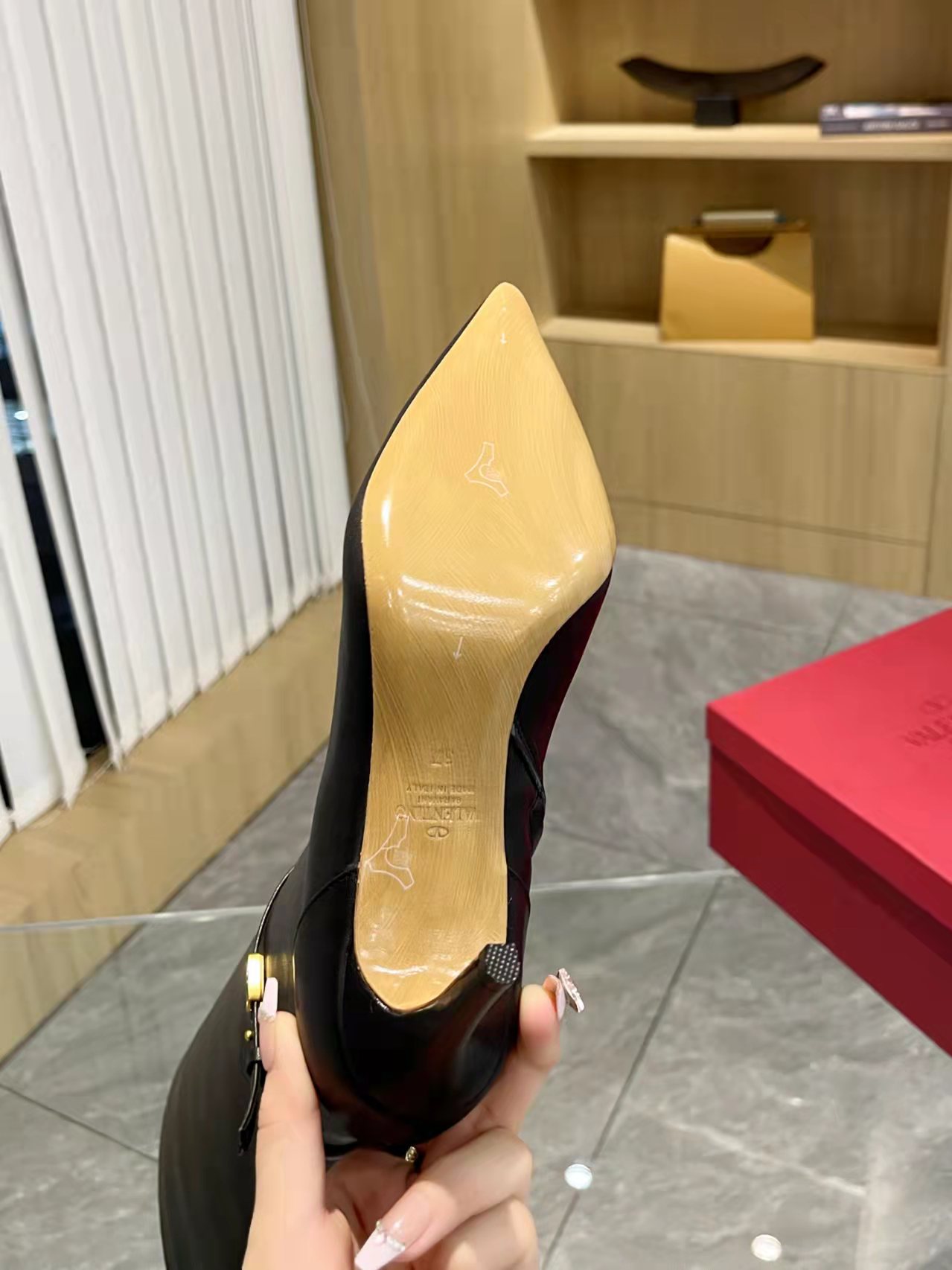 [Valentino] Valentino otoño e invierno botas de moda de las mujeres: en el pie cómodo y versátil tej