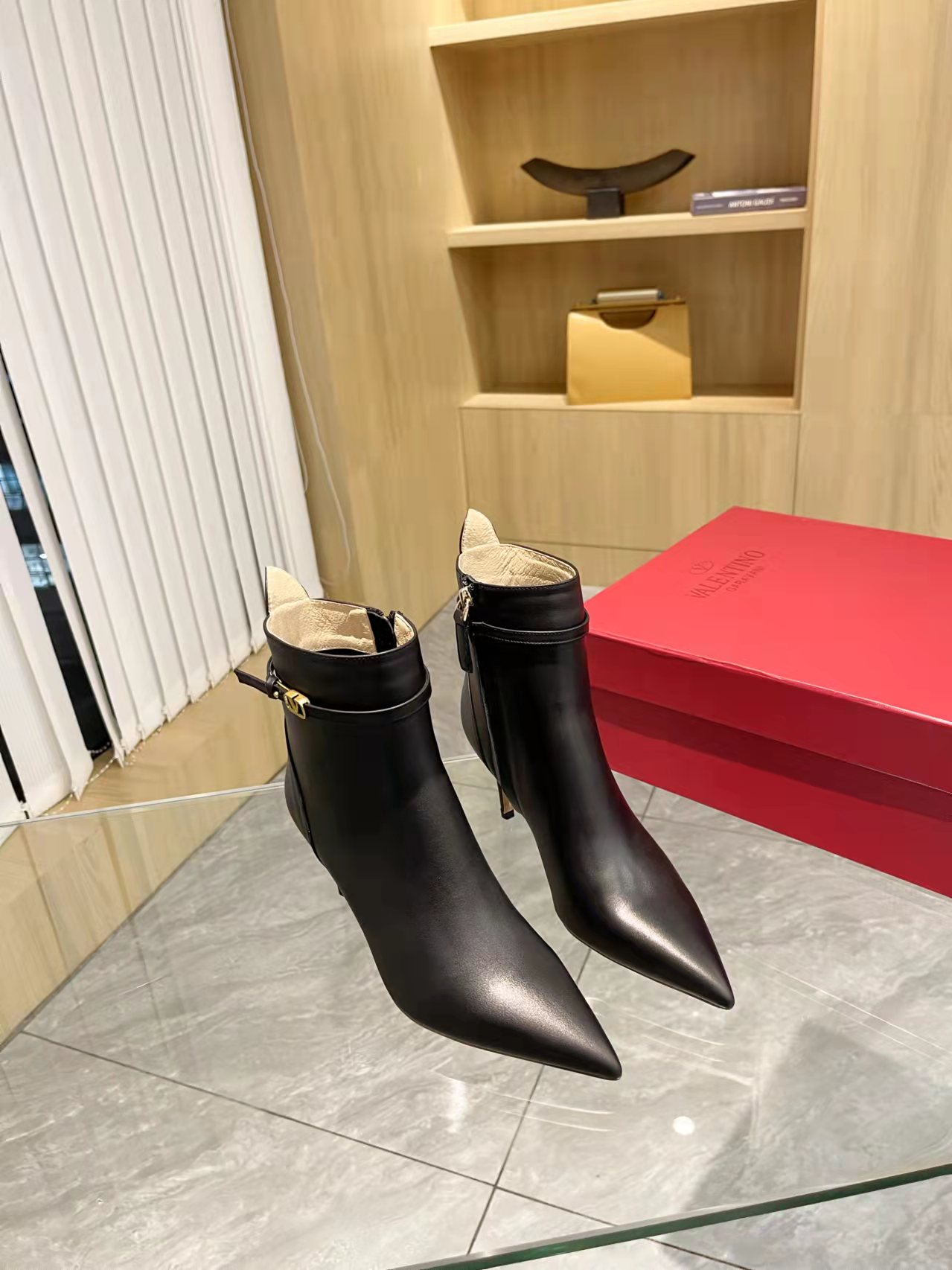 [Valentino] Valentino otoño e invierno botas de moda de las mujeres: en el pie cómodo y versátil tej
