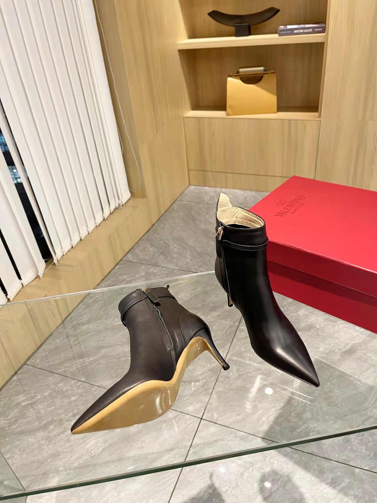 [Valentino] Valentino otoño e invierno botas de moda de las mujeres: en el pie cómodo y versátil tej