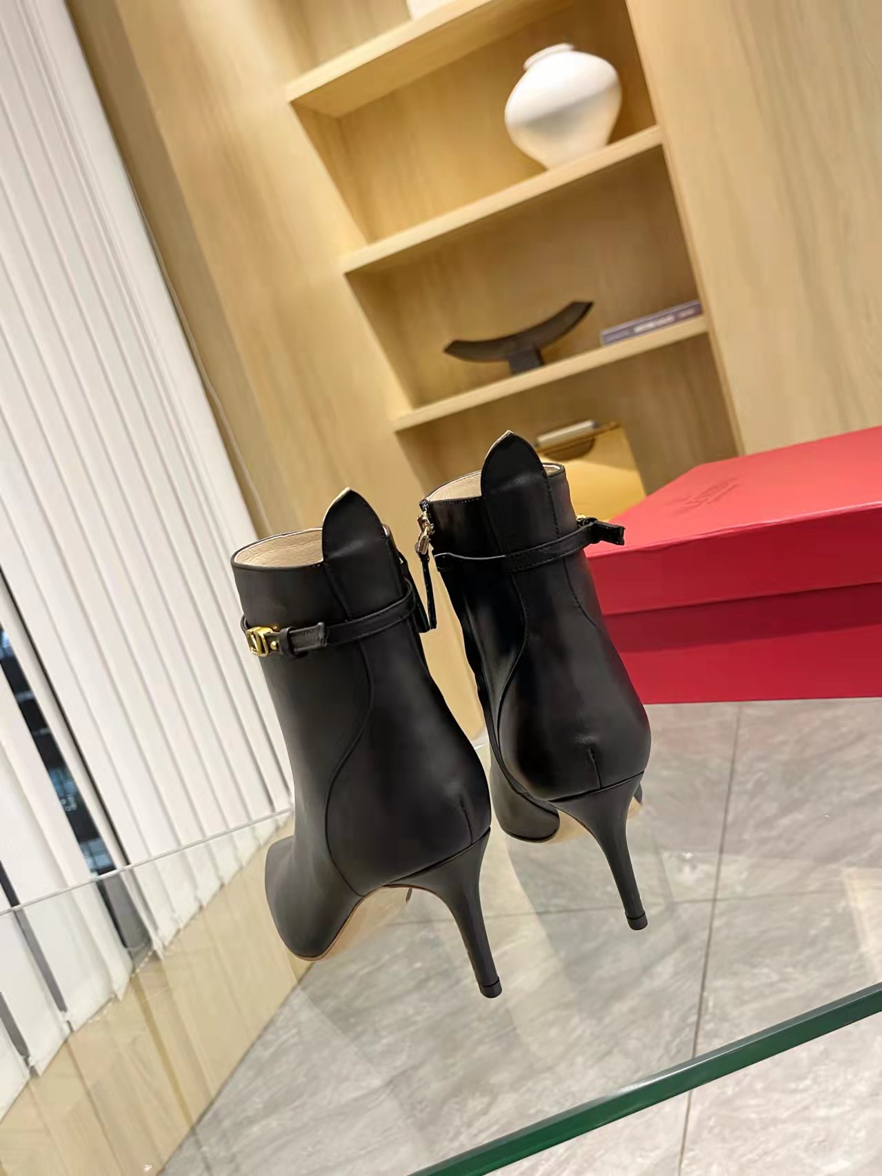 [Valentino] Valentino otoño e invierno botas de moda de las mujeres: en el pie cómodo y versátil tej