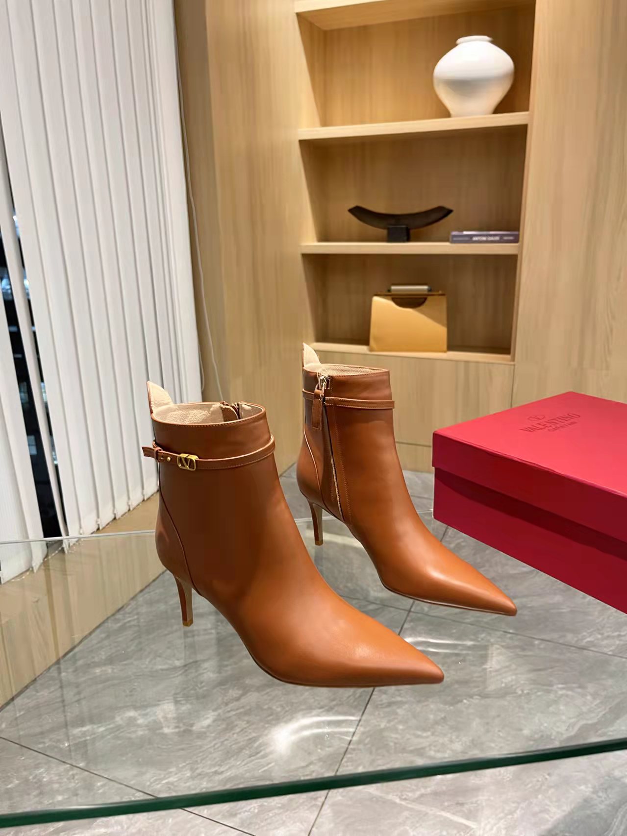[Valentino] Valentino otoño e invierno botas de moda de las mujeres: en el pie cómodo y versátil tej