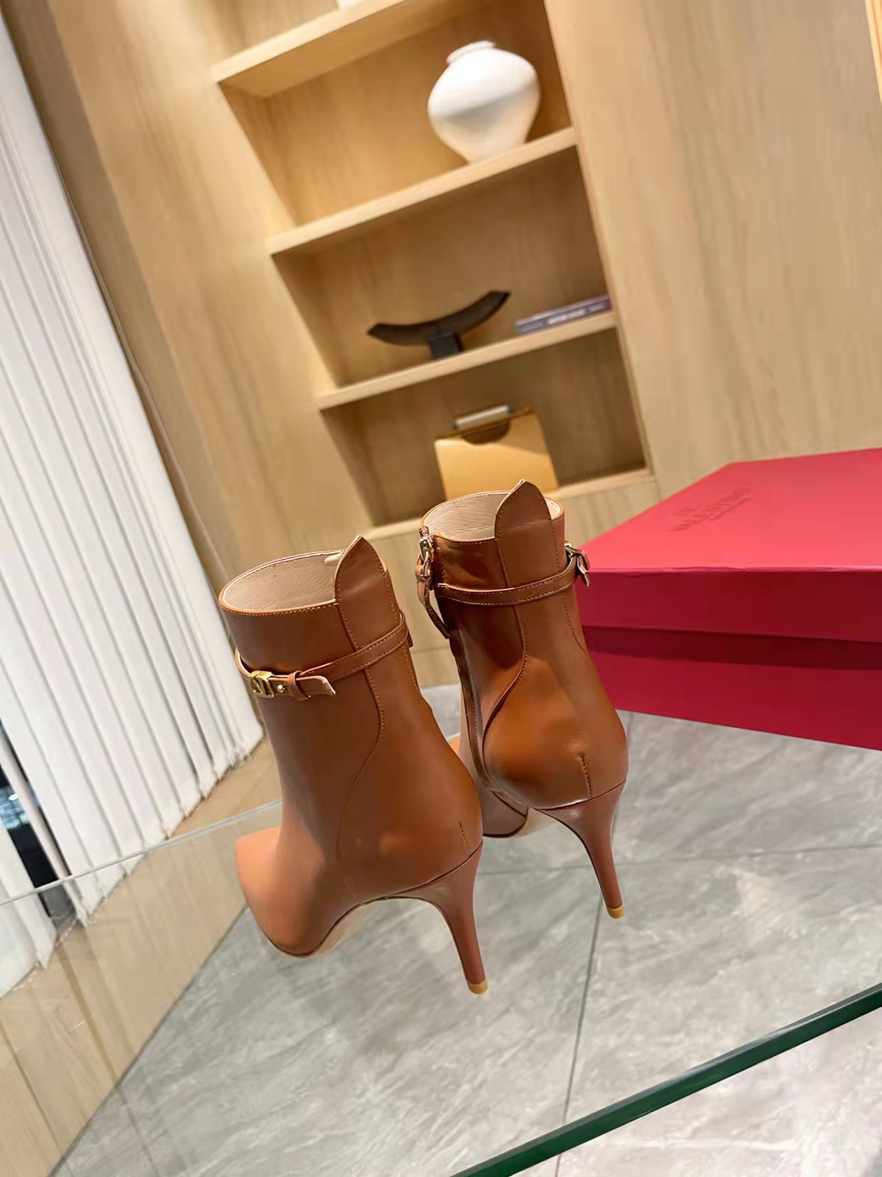 [Valentino] Valentino otoño e invierno botas de moda de las mujeres: en el pie cómodo y versátil tej
