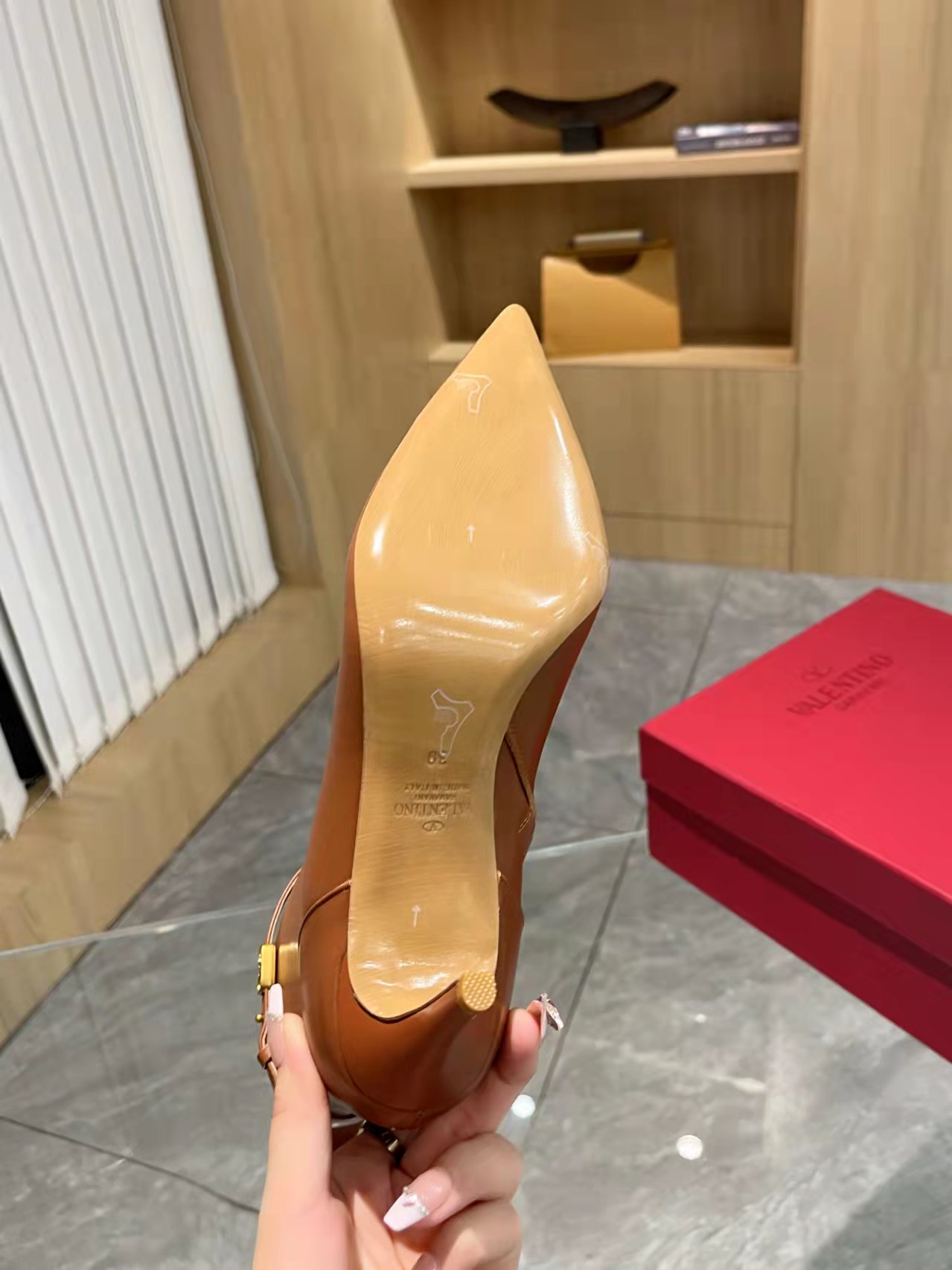 [Valentino] Valentino otoño e invierno botas de moda de las mujeres: en el pie cómodo y versátil tej