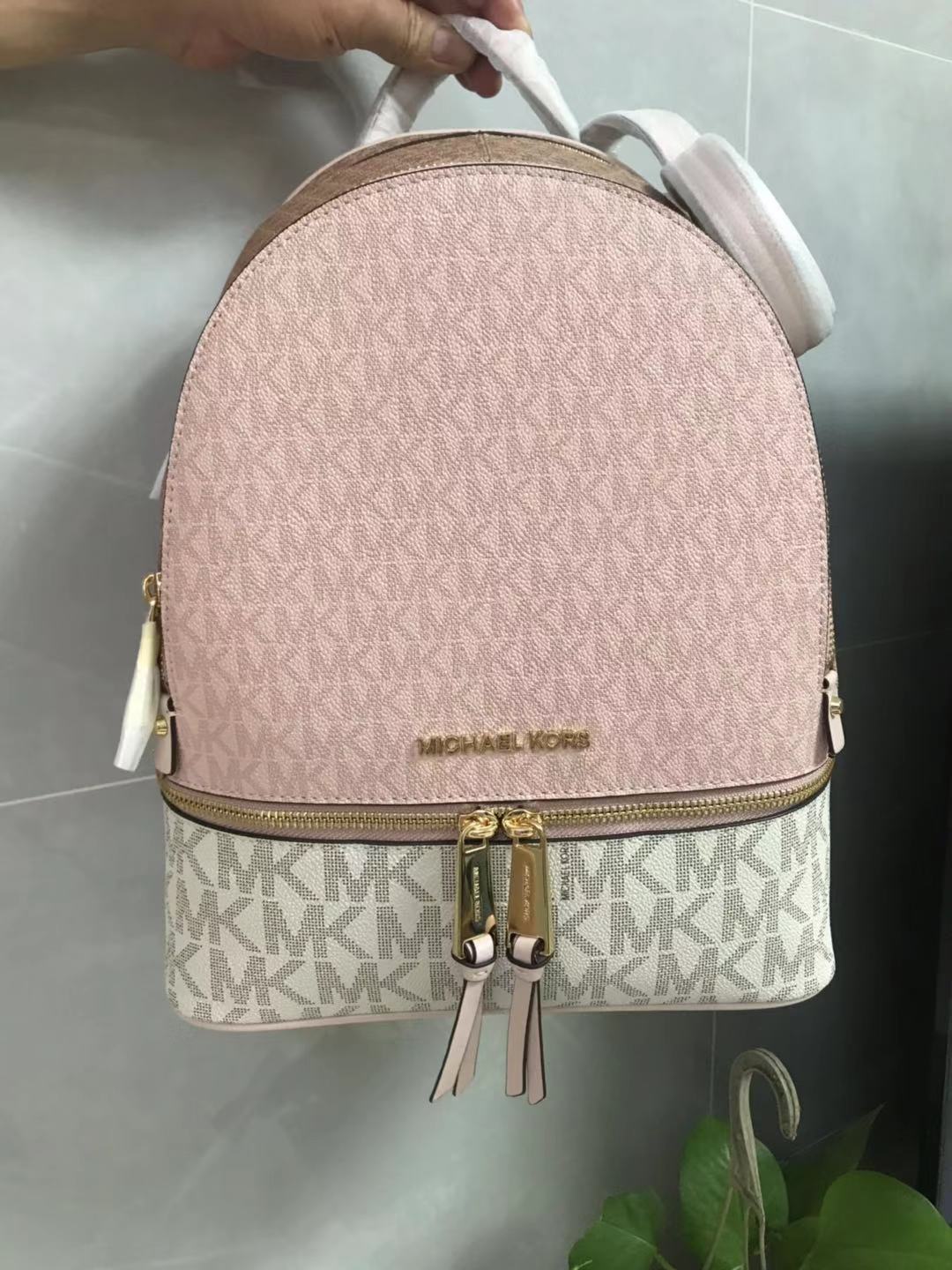 Michael Kors MK背包2拼皮3拼色。A
