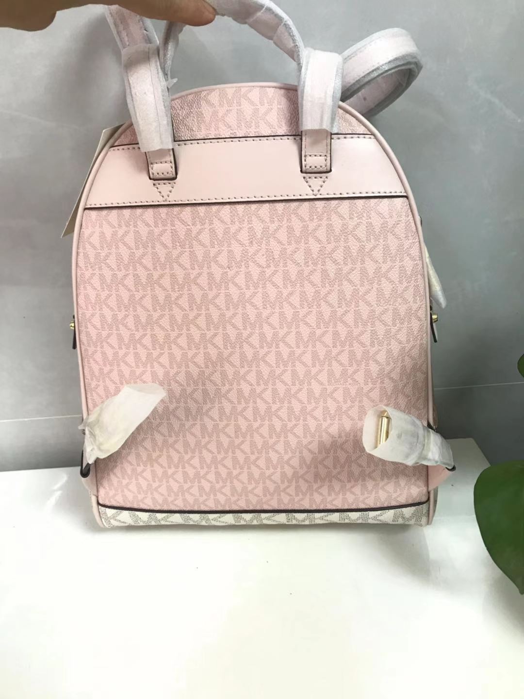 Michael Kors MK背包2拼皮3拼色。A