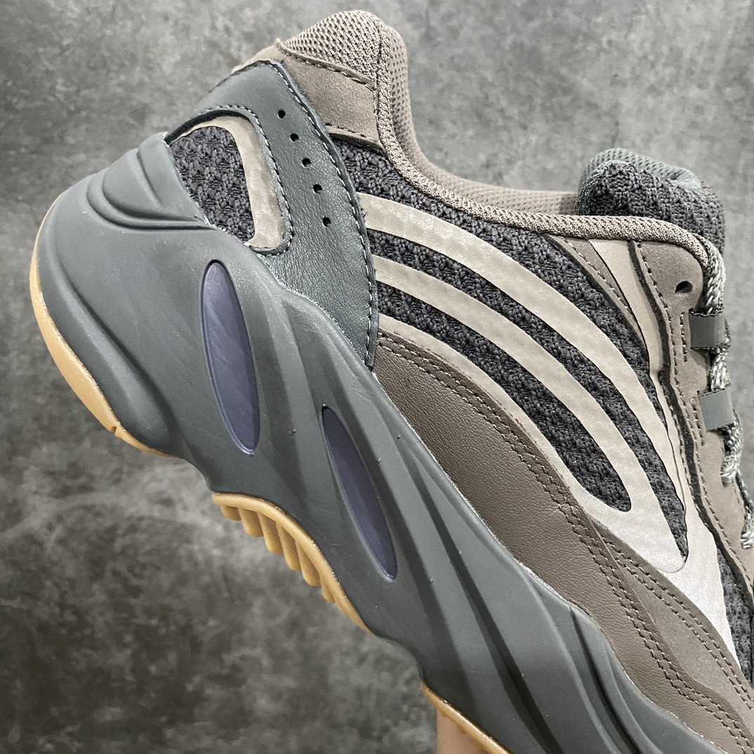 [LW version] Yeezy 700v2 Geode Crystal Cave Treasure EG6860