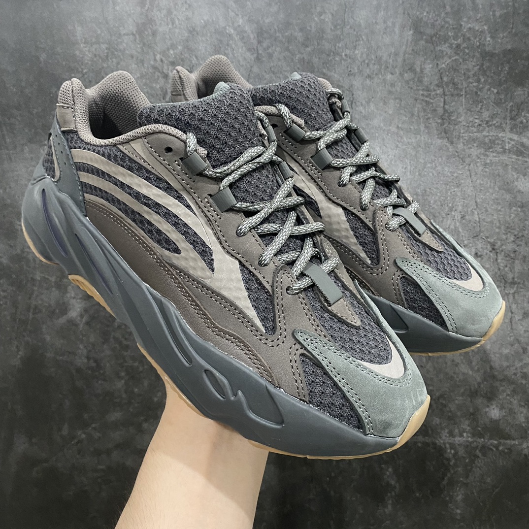 纯原版本Yeezy700v2Geode晶洞宝藏EG6860市场最坚挺的版本此版本也不会随着市场的动荡而调