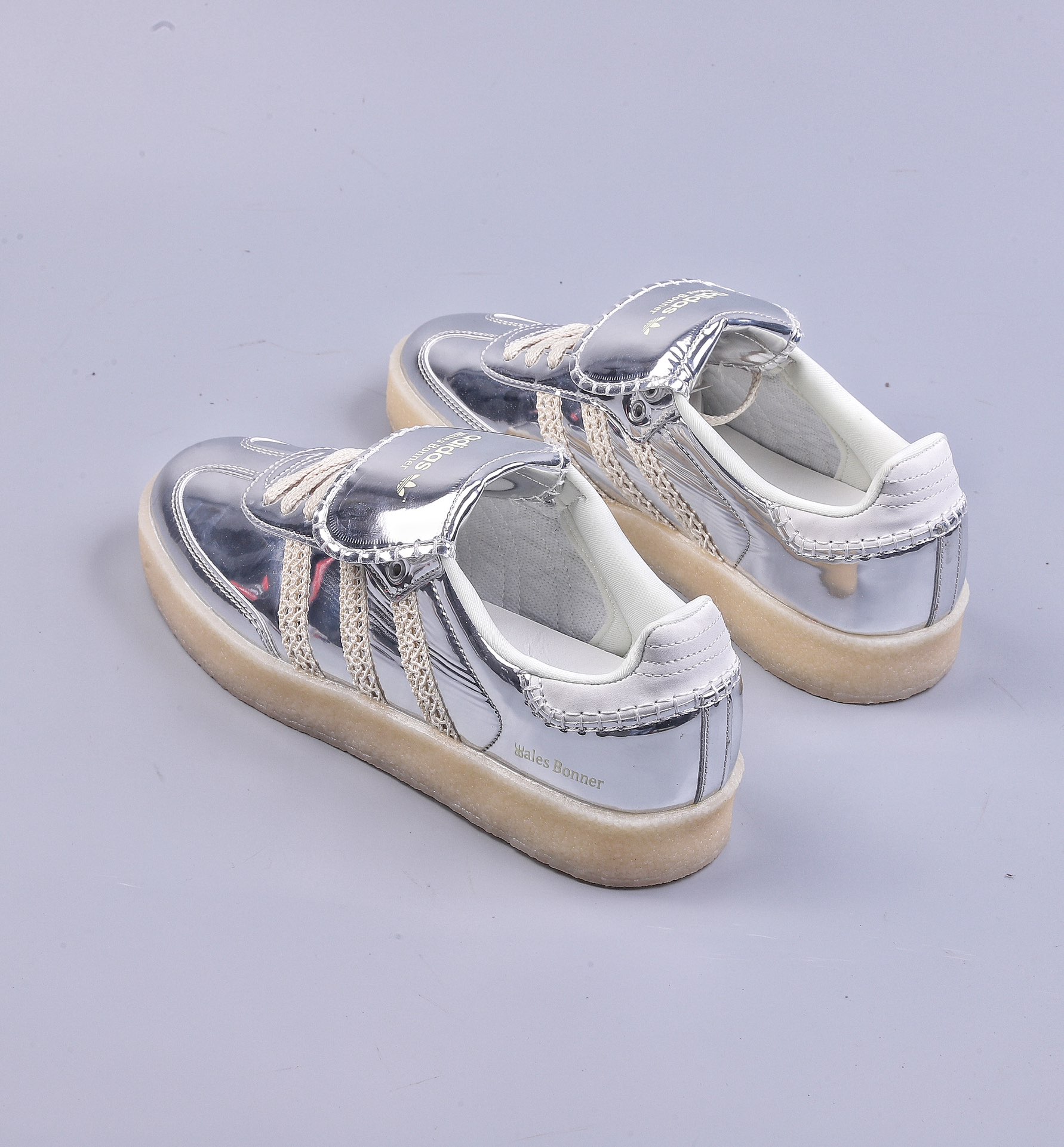 AD Originals Samba Classic ”Silver Metallic” Samba Sneakers ”Mirror Silver Beige Caramel Sole” IG8181