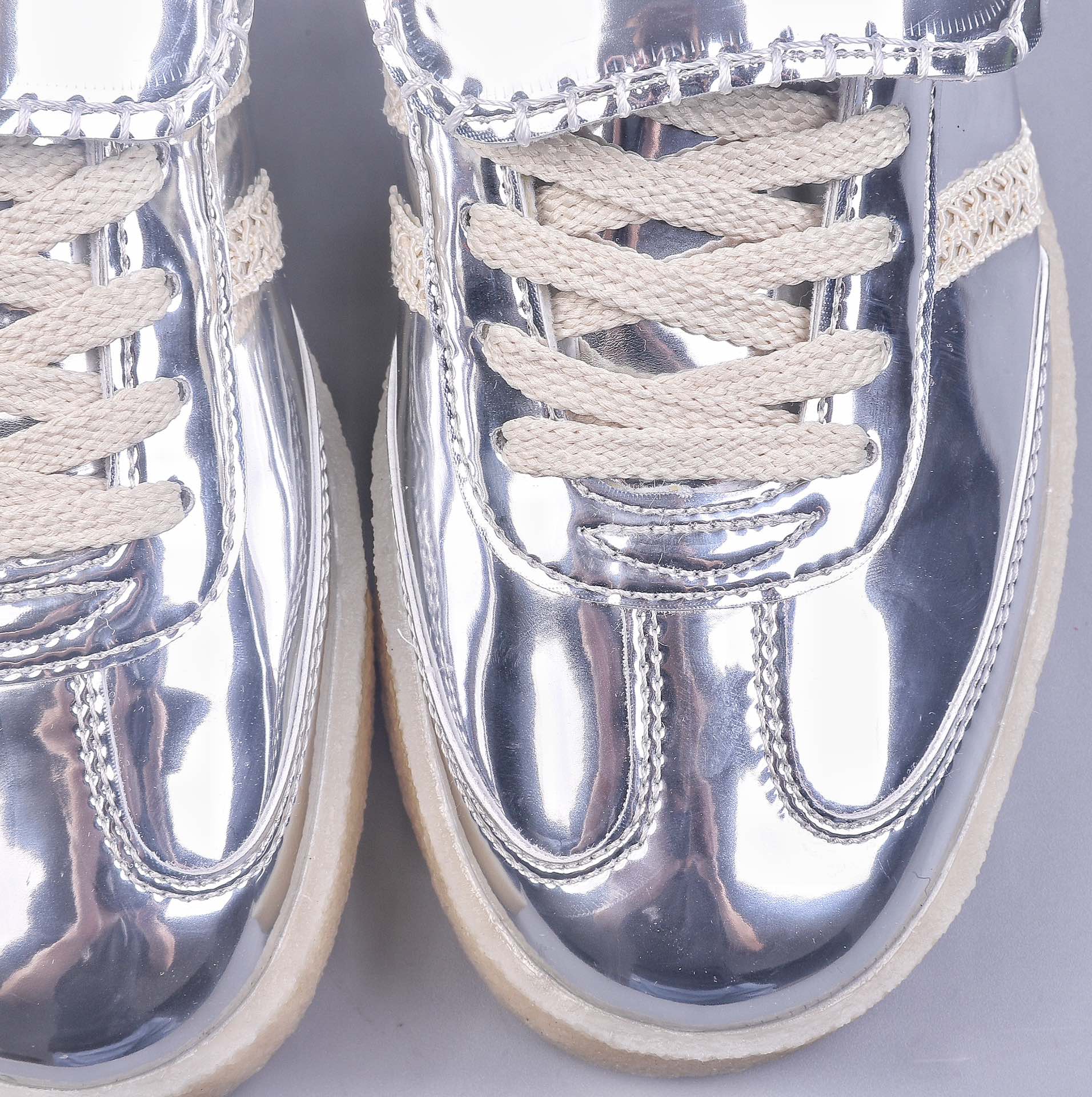 AD Originals Samba Classic ”Silver Metallic” Samba Sneakers ”Mirror Silver Beige Caramel Sole” IG8181