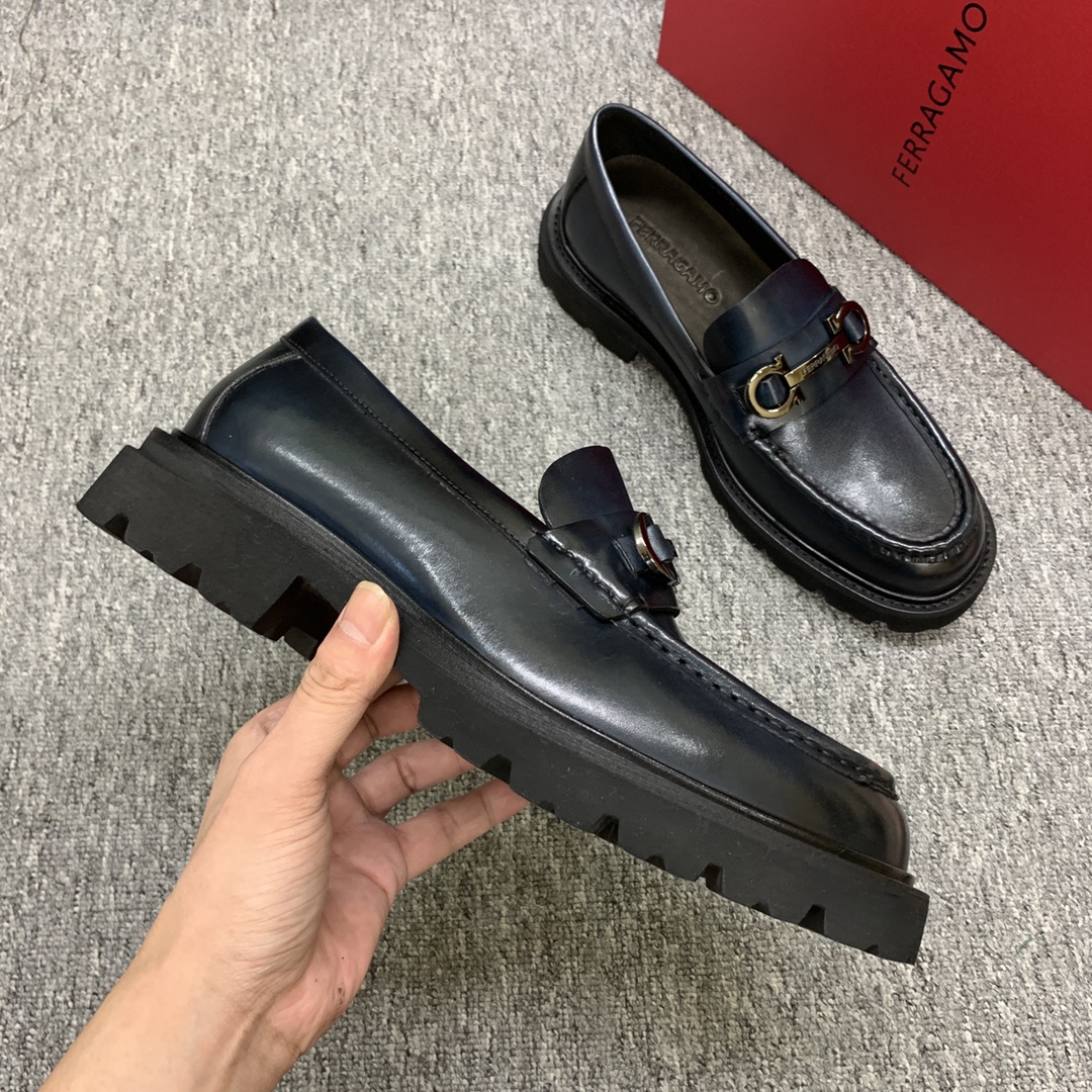 Ferragamo Men's Black Leather Platform Loafers with Signature Buckle 6 i1692397795 6975 4