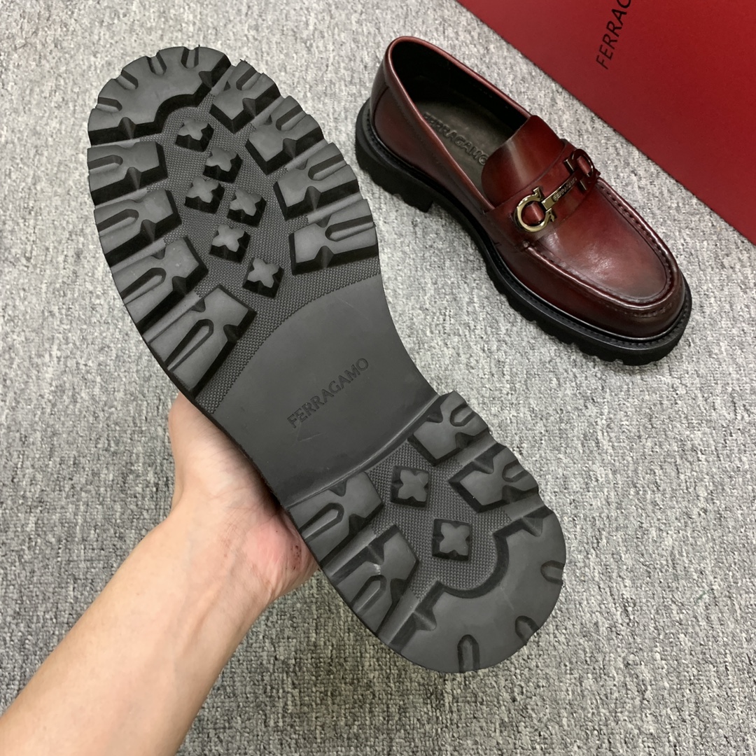 Salvatore Ferragamo Men's Leather Loafers with Thick Sole in Burgundy 8 i1692397860 1451 6