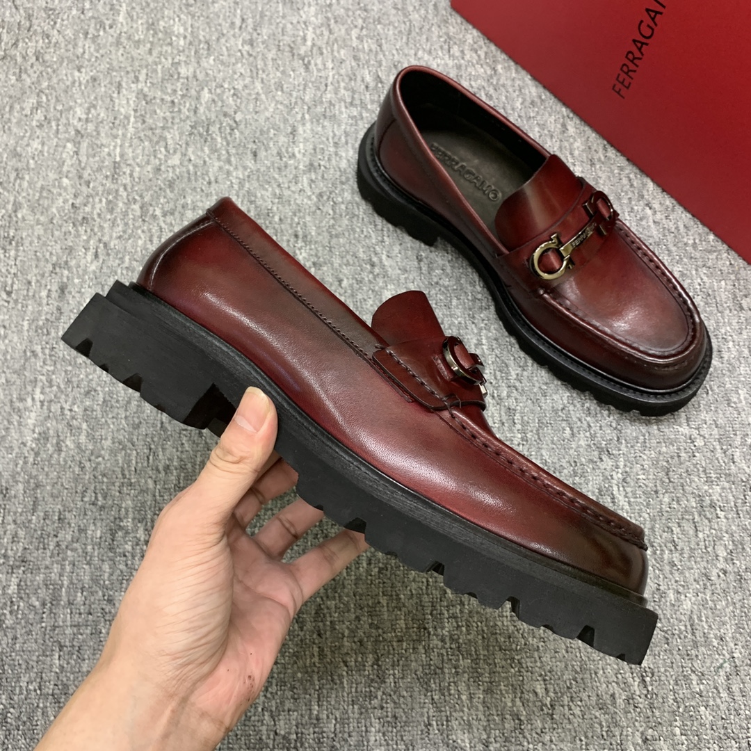 Salvatore Ferragamo Men's Leather Loafers with Thick Sole in Burgundy 6 i1692397860 7685 4