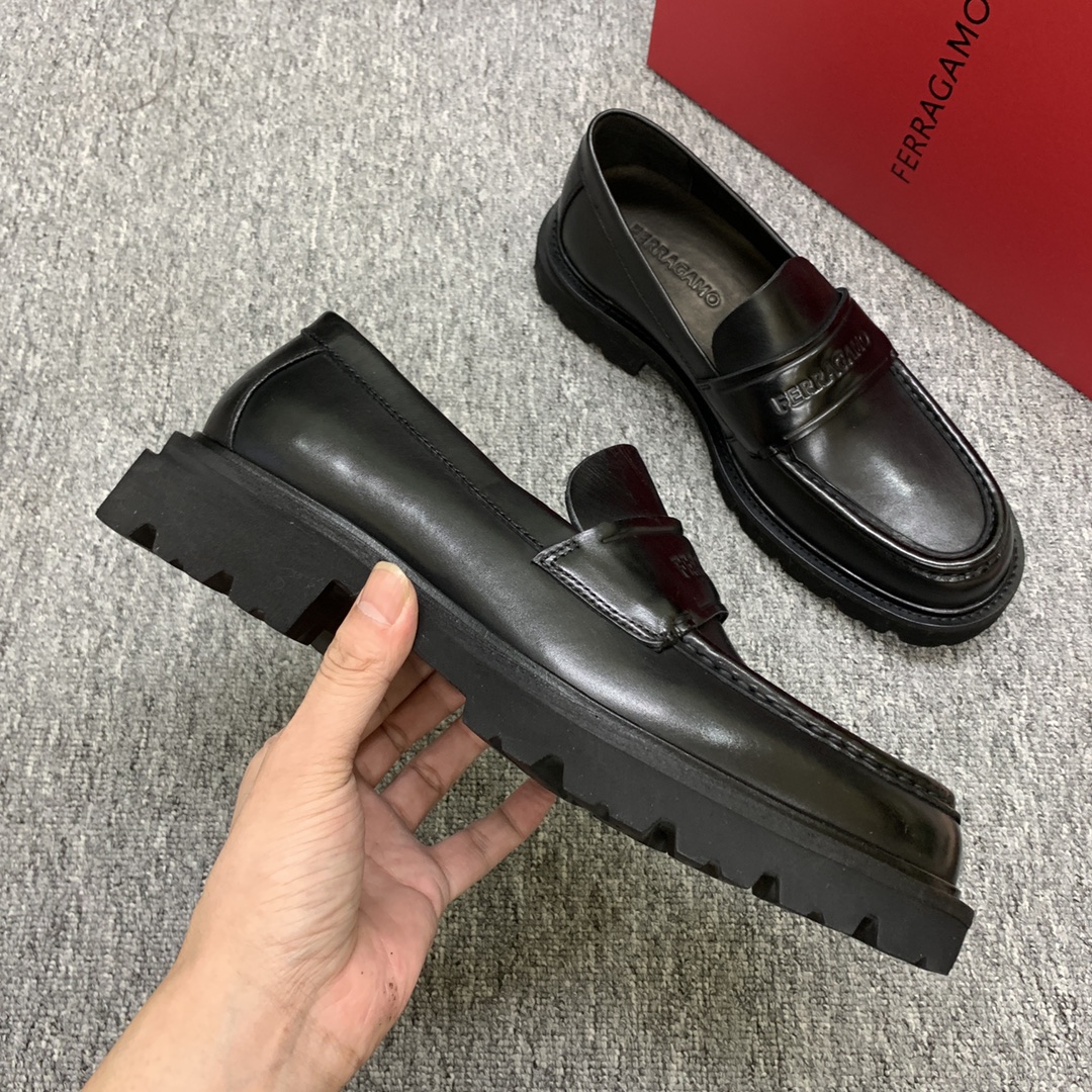 Ferragamo Men's Black Leather Loafers with Round Toe and Thick Sole 6 i1692398168 9852 4