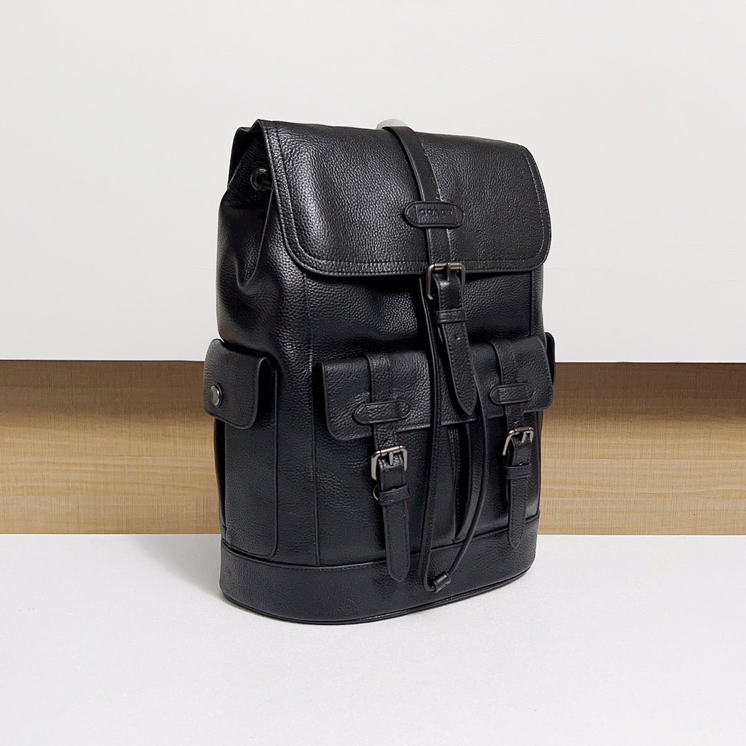 Coach 独家新款到货 COACHF23202蔻驰男包 新款大号男士双肩包背包纯头层牛皮 内置拉链袋 多功能袋 可放电脑 尺寸 31/42/14 售 黑色