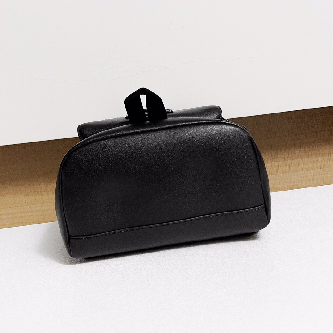 Coach Coach新款Tracker系列男士双肩包C2710拼接平滑小牛皮 顶部翻盖+设计