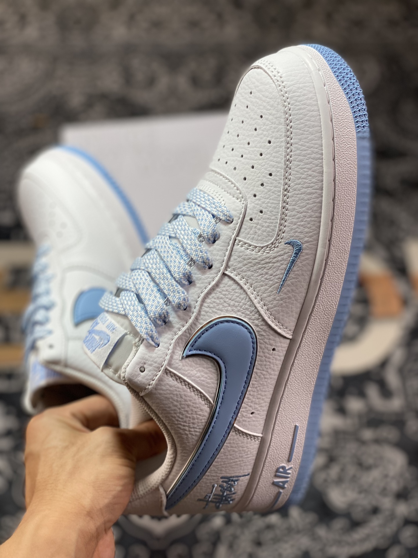 Stussy x Nike Air Force 1′07 Low”White/University Blue”空军一号板鞋“白大学蓝斯图西刺绣小钩”CW2288-111