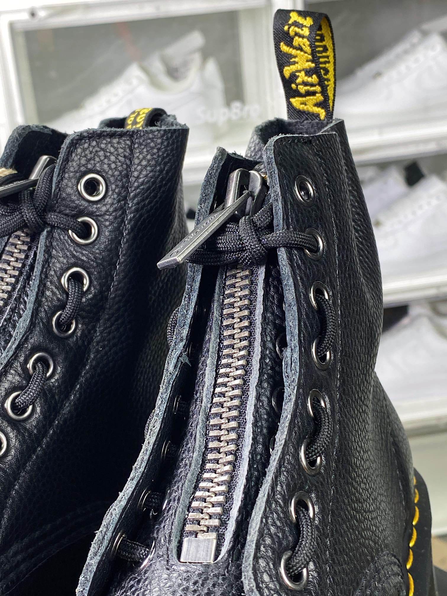 Dr. Martens Blake Boots Leather Strap Zip Buckle Side High-top Martin Boots ”Laceless Middle Zipper Soft Leather”