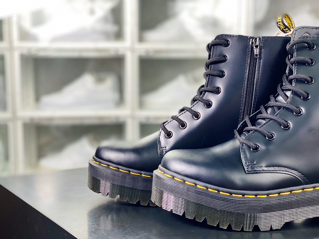 Dr. Martens】 Jadon 8 Eye Boots high-top Martin boots ”black open-edge beaded hard leather” 15265001