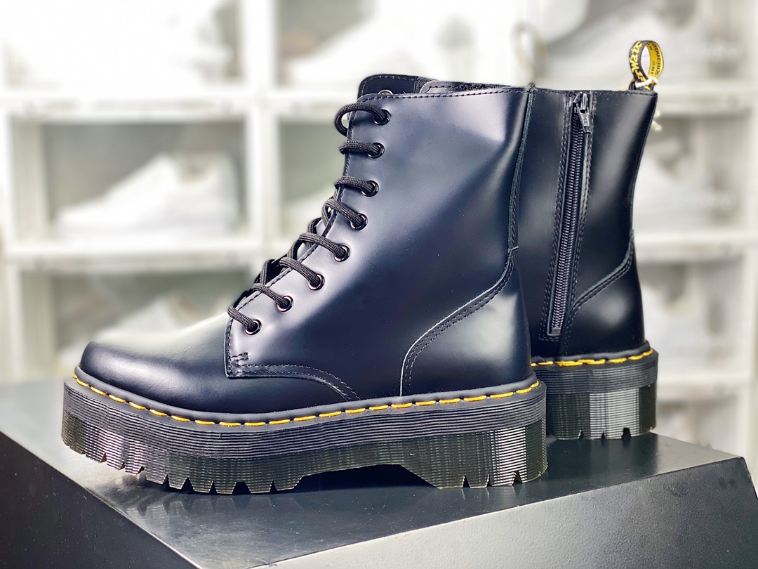 Dr. Martens】 Jadon 8 Eye Boots high-top Martin boots ”black open-edge beaded hard leather” 15265001