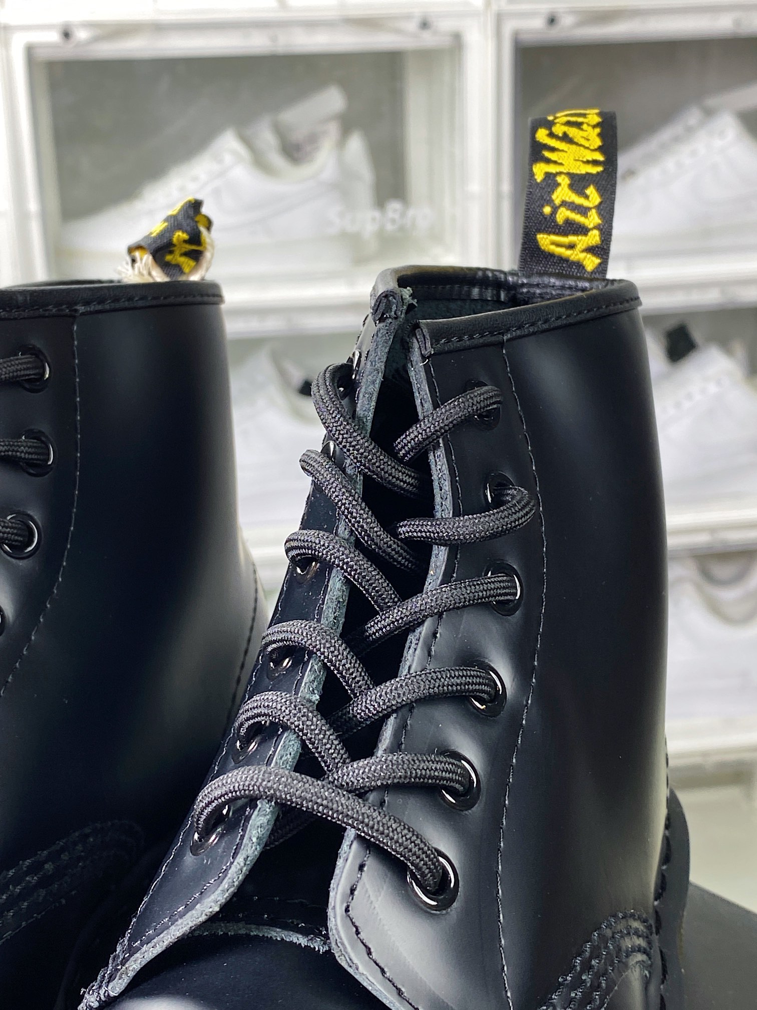 Dr. Martens Jadon 6 Eye Boots series retro six-hole mid-top lace-up full leather casual work boots ”hard leather black” R11822206