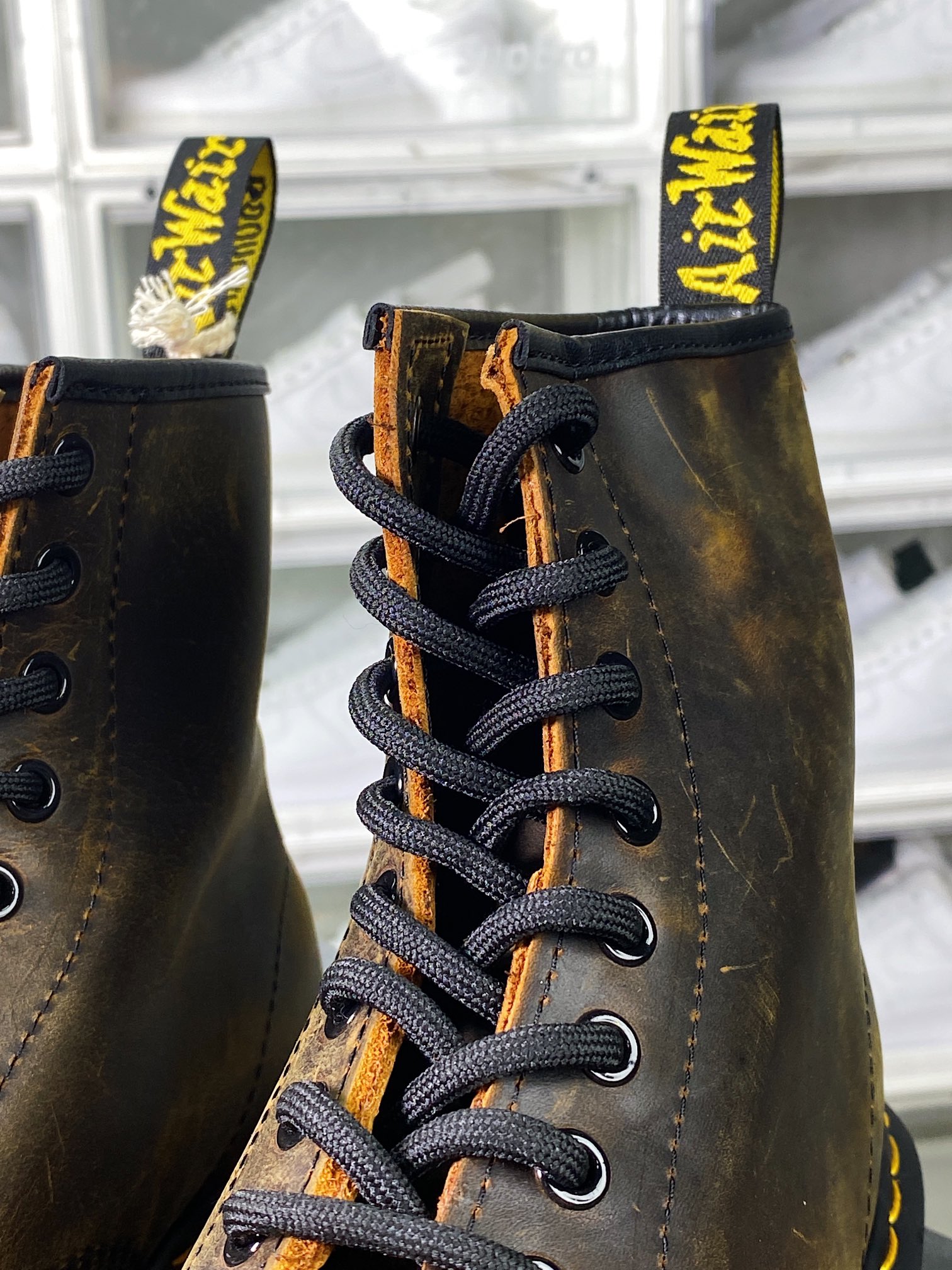 Dr. Martens Bex 8-Eye Boot 1460 High Top Series Martin Boots ”Dark Brown Crazy Horse Hard Leather” R11822202