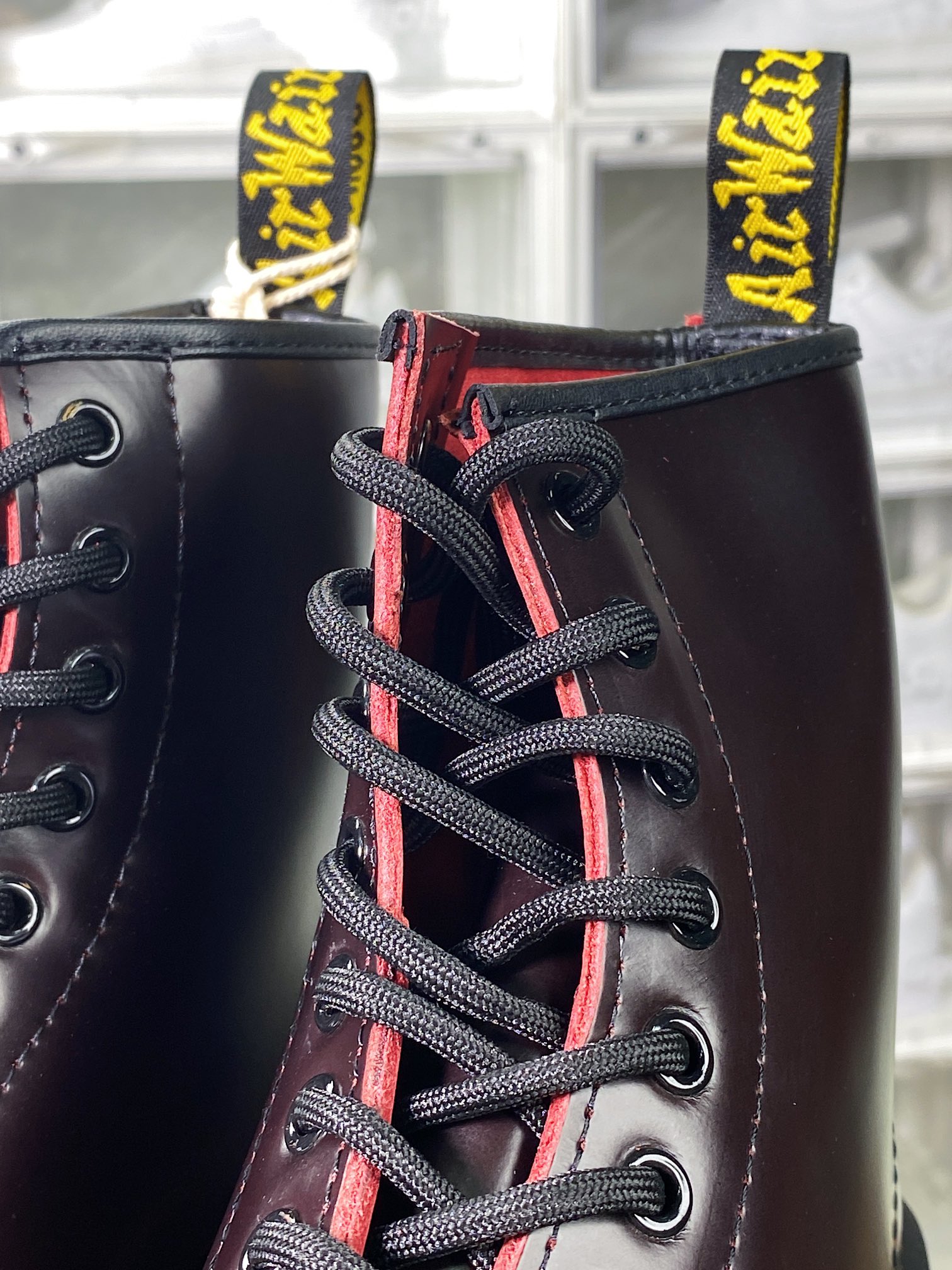 Dr. Martens Bex 8-Eye Boot 1460 high-top series retro eight-hole lace-up full leather work boots ”Cherry Red Open Edge Bead Hard Leather” R11822600