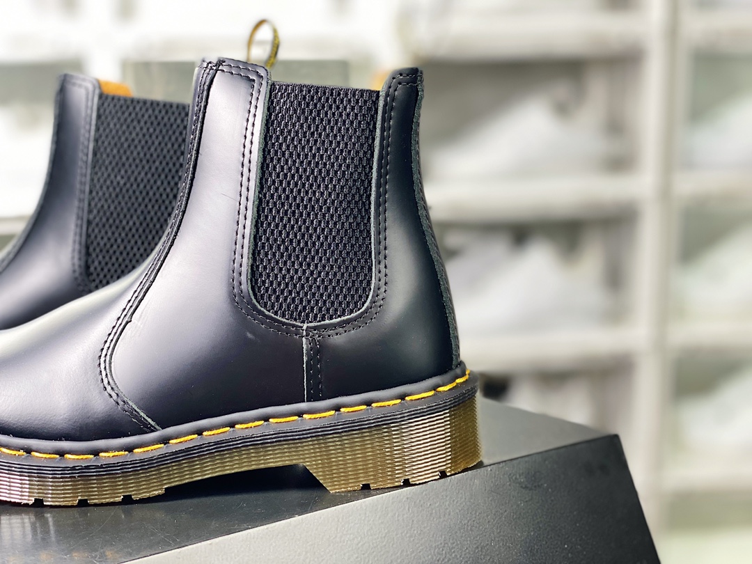 Dr. Martens Chelsea Boots 2976 classic versatile British Chelsea Martin boots R11822206