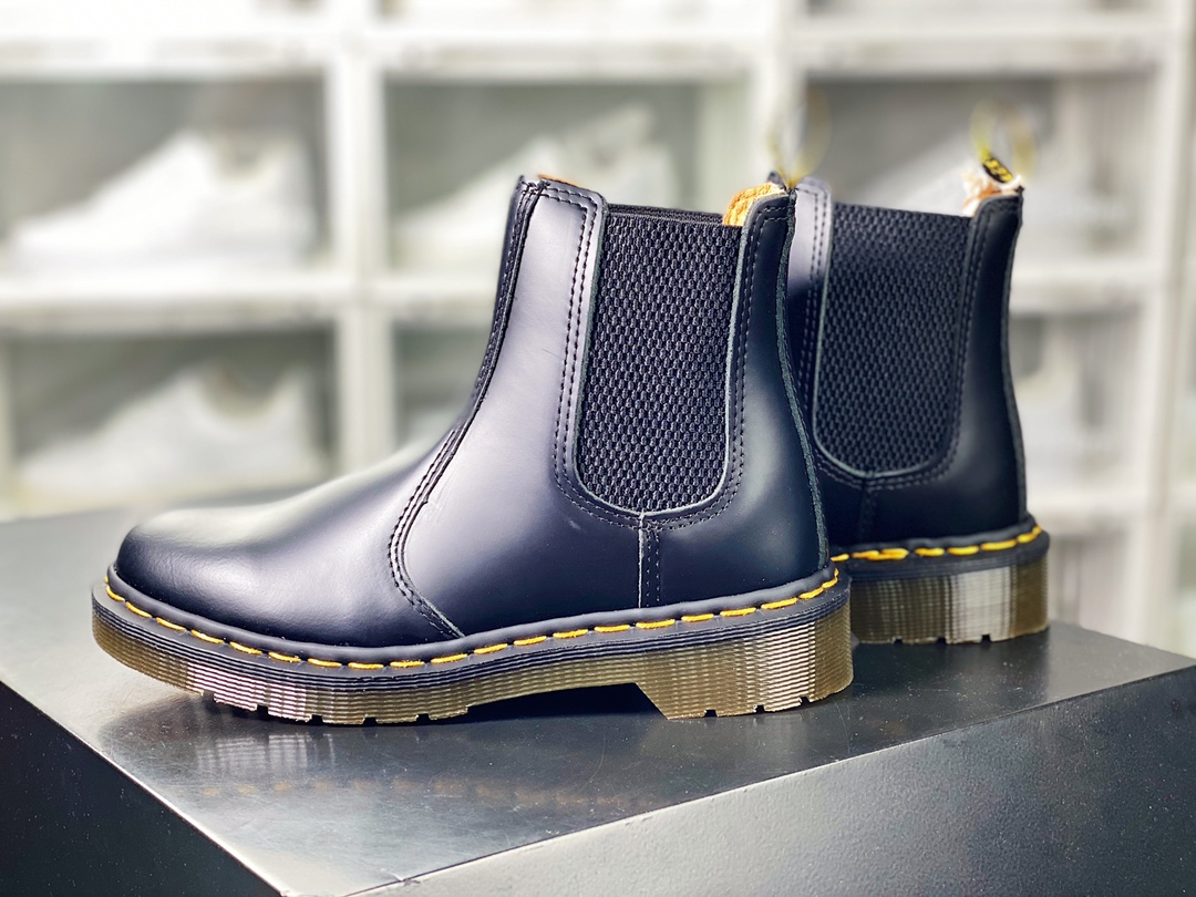 Dr. Martens Chelsea Boots 2976 classic versatile British Chelsea Martin boots R11822206