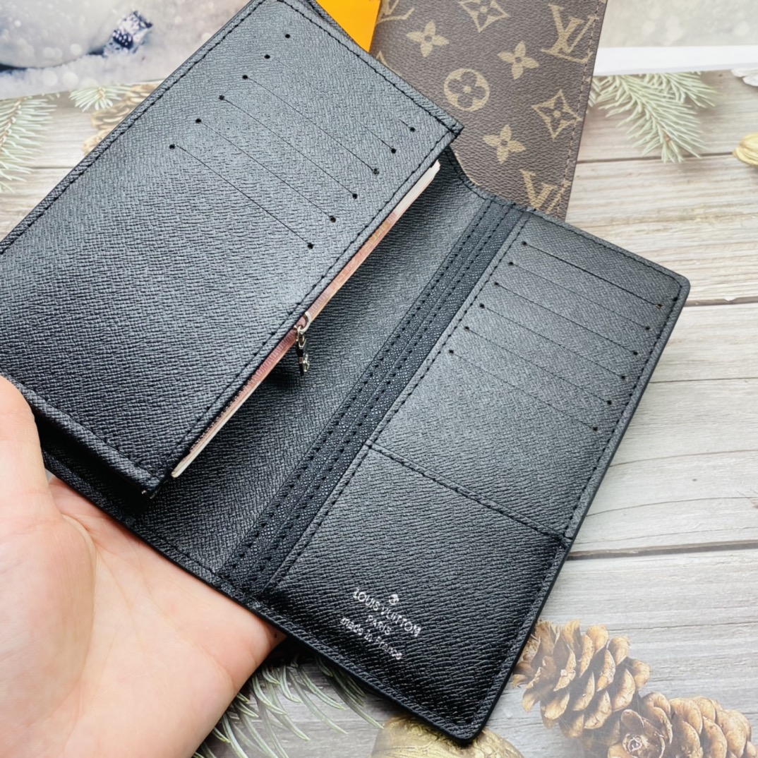 Leather long wallet branding detail