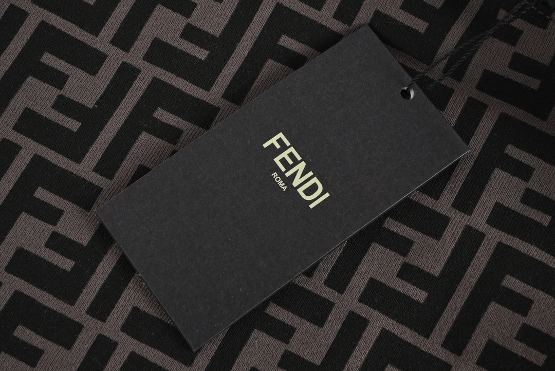 FENDI芬迪 老花LOGO满印FF拼色连帽卫衣-Chinese UA Cheap High Quatity Brand Clothes Bags handbags Sneakers wholesale wholesaler seller from China Factory suppliers Fashion Clothing Shoes best Quality Beautiful Price FENDI芬迪 老花LOGO满印FF拼色连帽卫衣