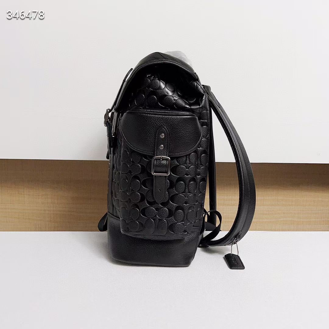Coach CH767 Hitch兼具随性风格和出色功能性 妥善胜任从工作通勤到周末休闲的多种场合