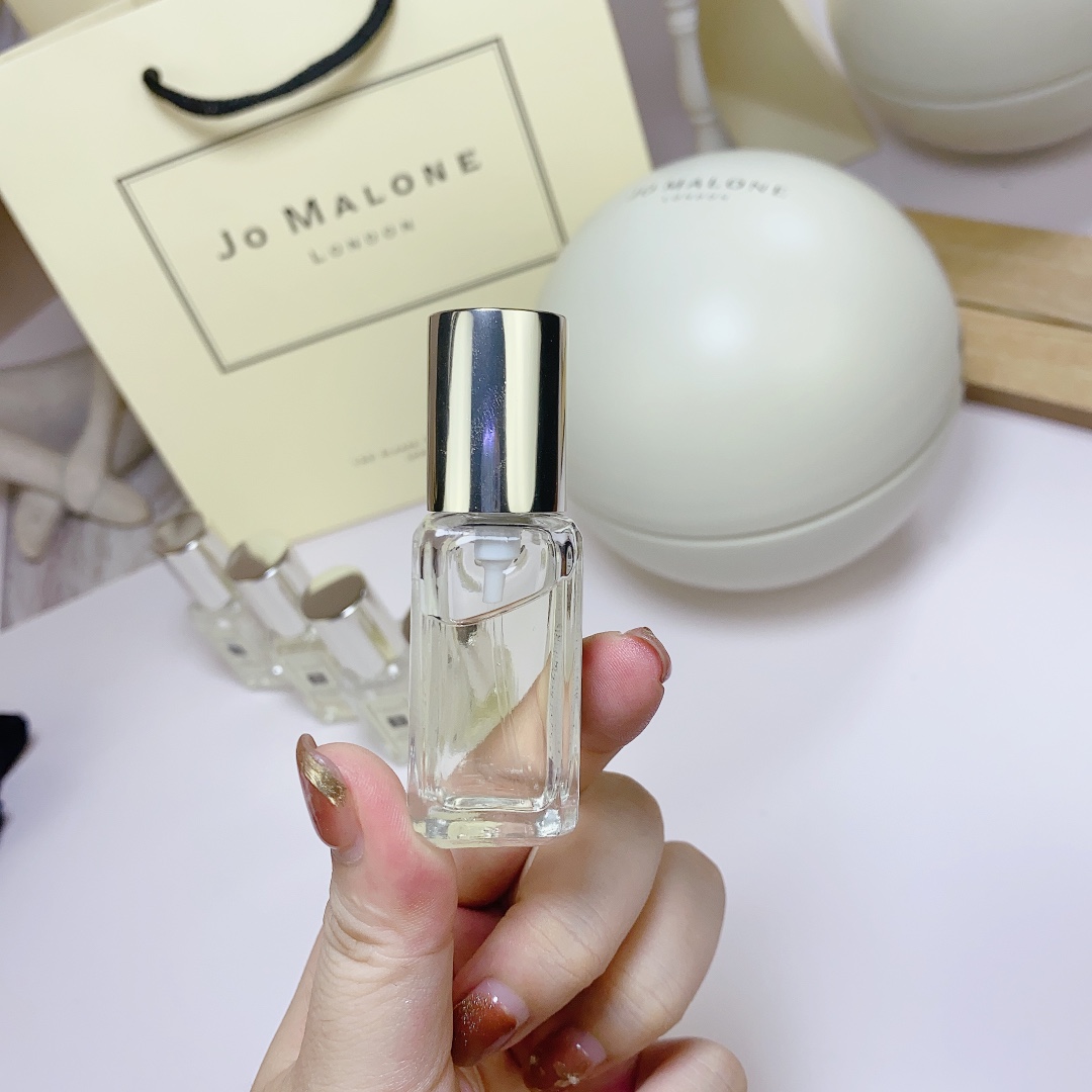 Jo Malone London Snow Globe 5-Piece Miniature Fragrance Set, Perfect Gift 5 i1692438650 2026 3