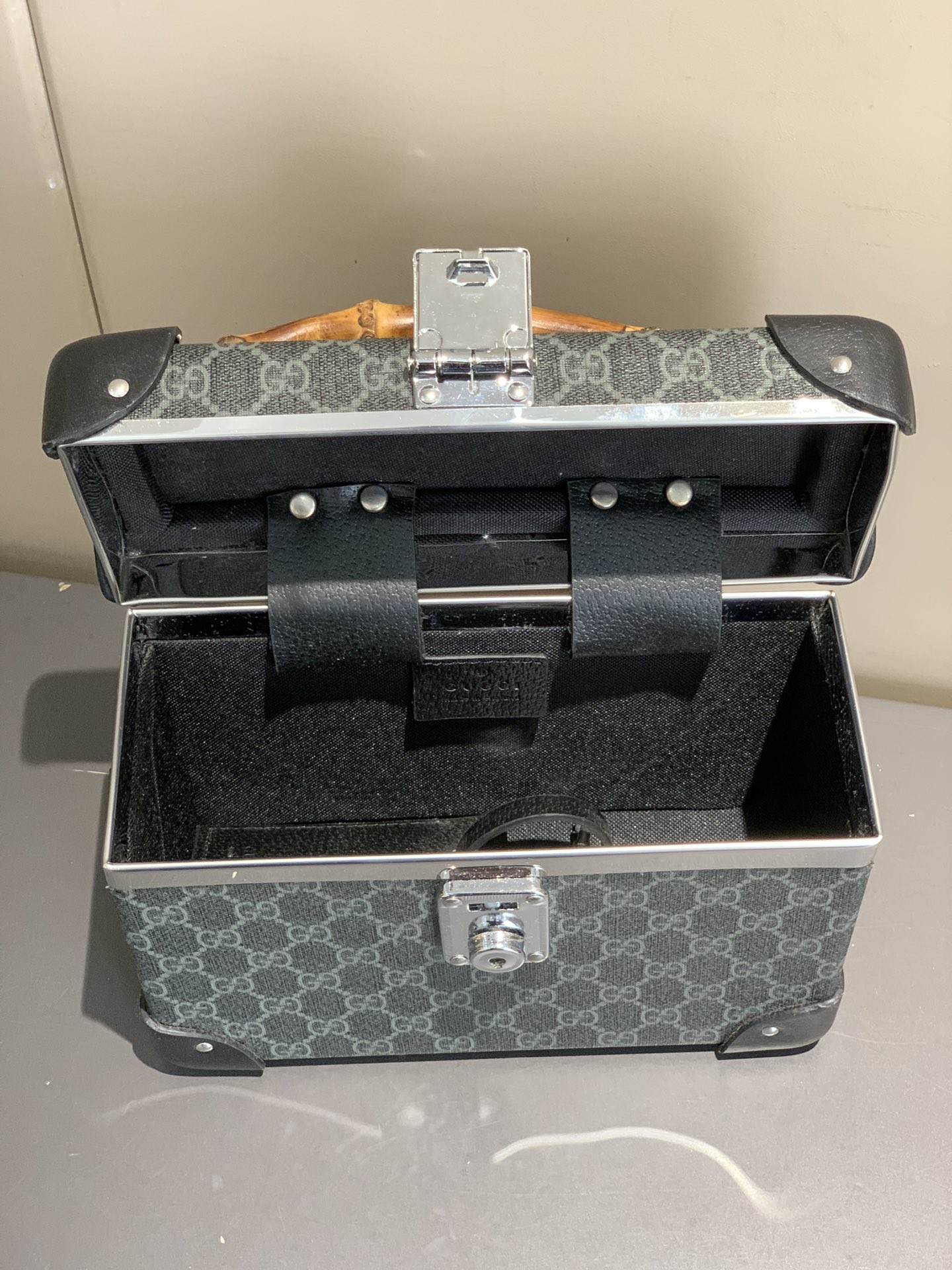 Gucci Vintage GG Monogrammed Suitcase with Bamboo Handle 4 i1692454090 4363 2