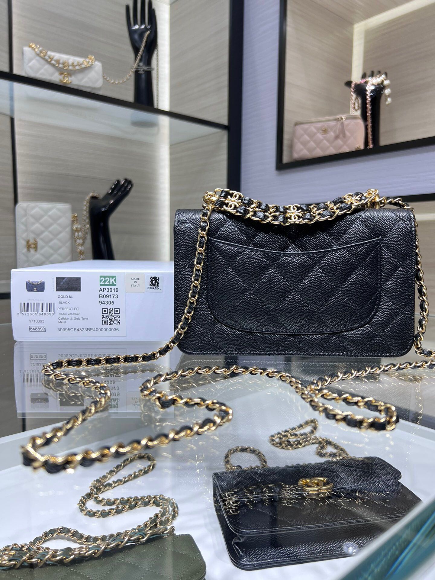 [Chanel Women