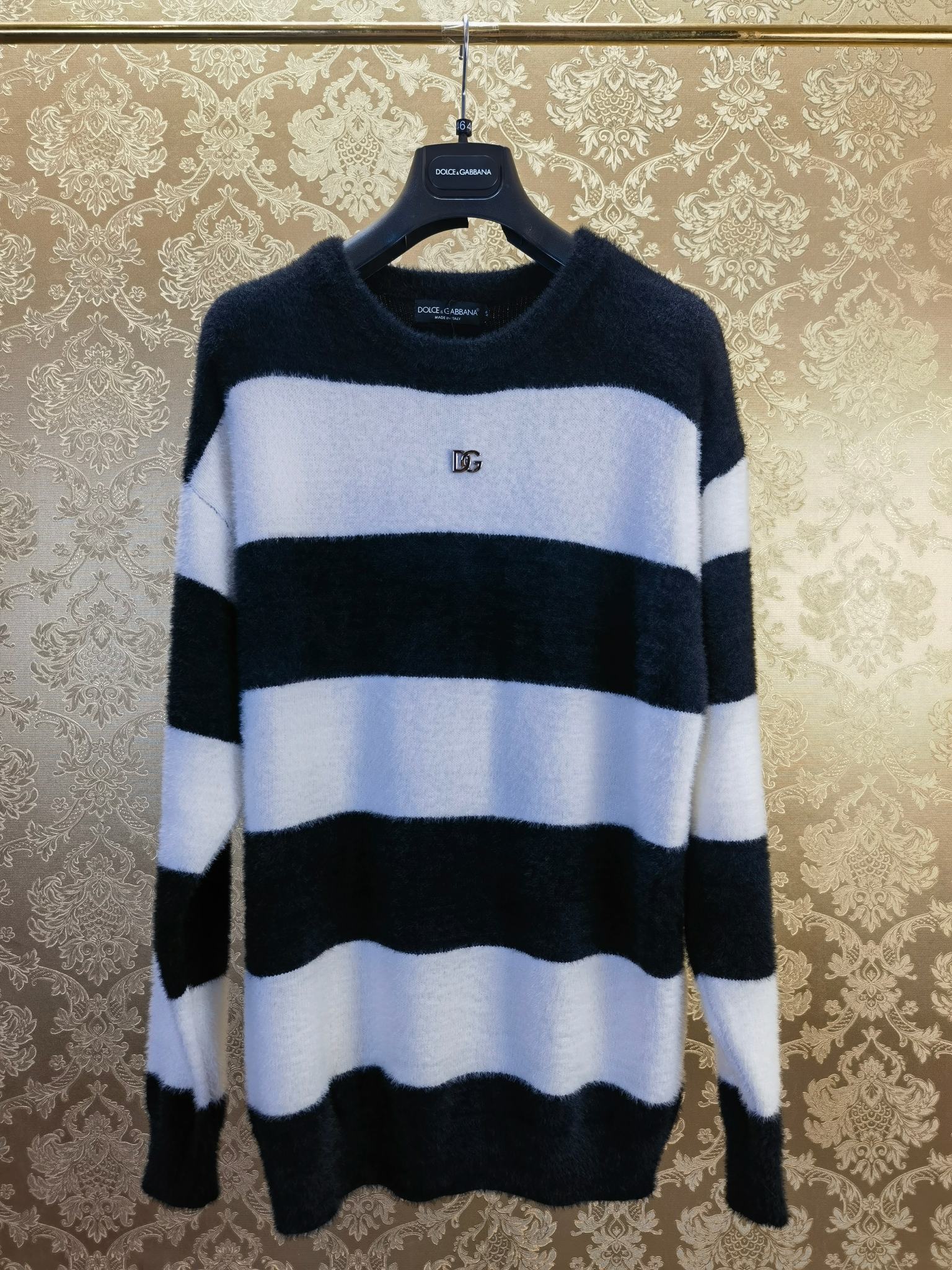 𝘿𝙊𝙇𝘾𝙀 & 𝙂𝘼𝘽𝘽𝘼𝙉𝘼 2024 Otoño/Invierno Nuevo Estilo, Clásico de Alta Calidad con Botones DG en Blanco y Negro,…