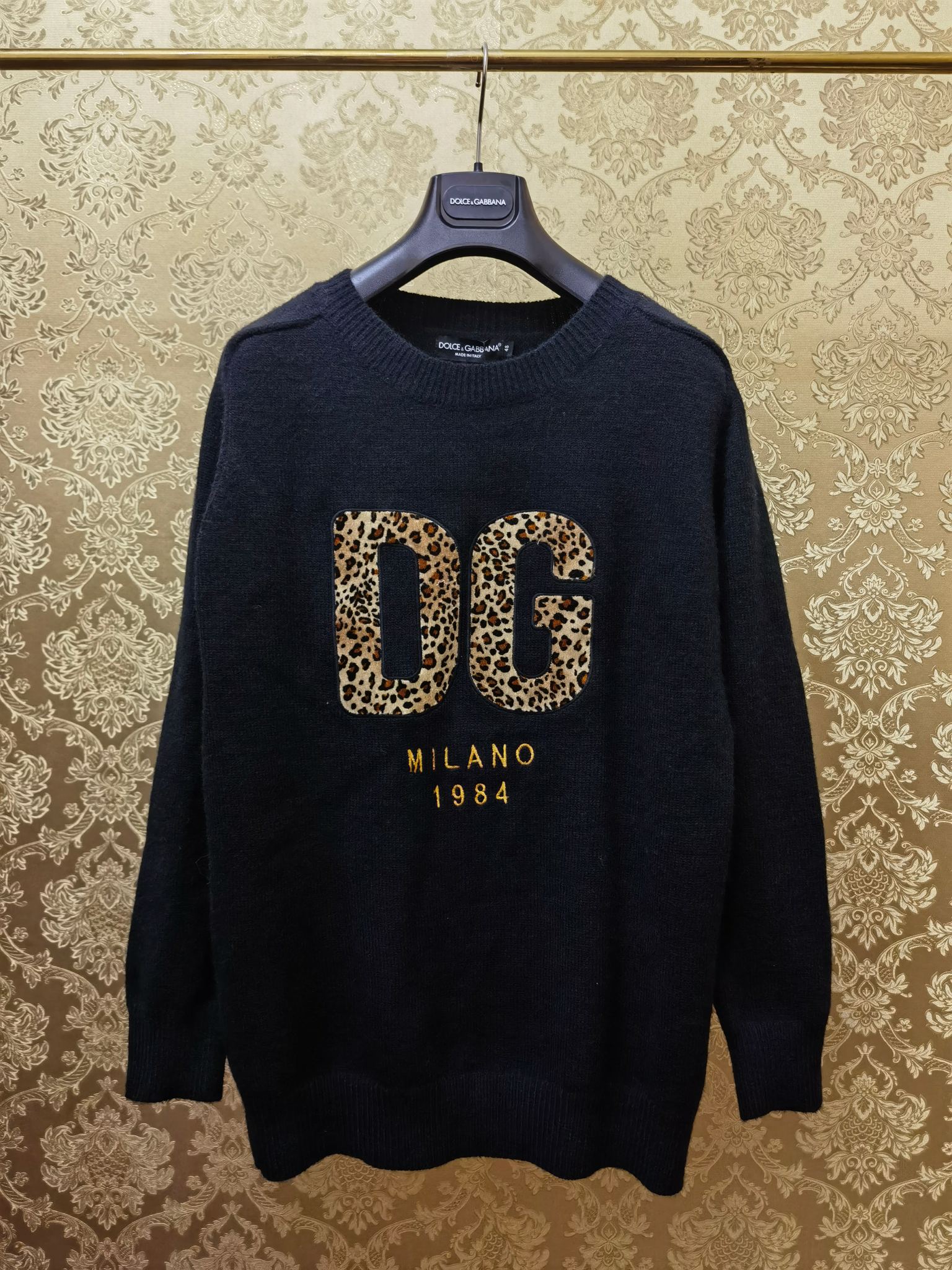 𝘿𝙊𝙇𝘾𝙀 & 𝙂𝘼𝘽𝘽𝘼𝙉𝘼 2024 Otoño/Invierno Nuevo Estilo, Suéter de Manga Larga Sincronizado con la Tienda, Lana Má…