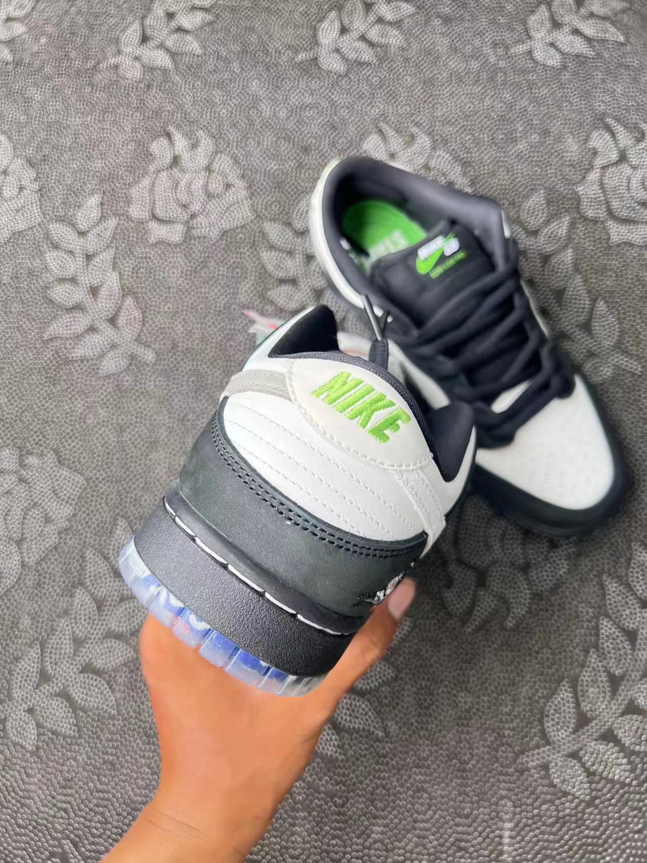 ? Nike Dunk SB 黑白鸽子?