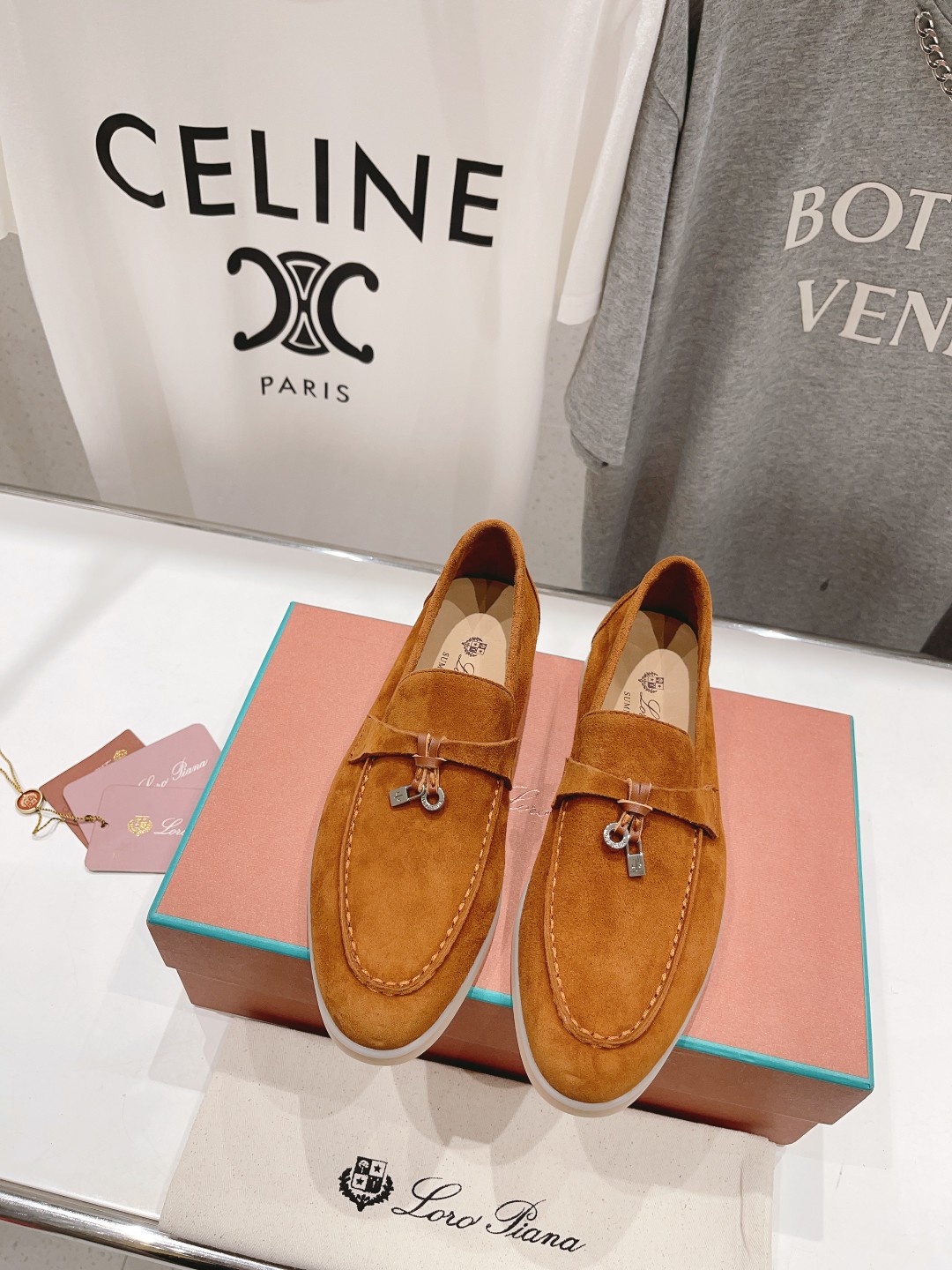 高版本出厂
 Loro Piana* LP万年经典款乐福鞋 简约时尚 脚感超级舒适 一天可以暴走两万步的