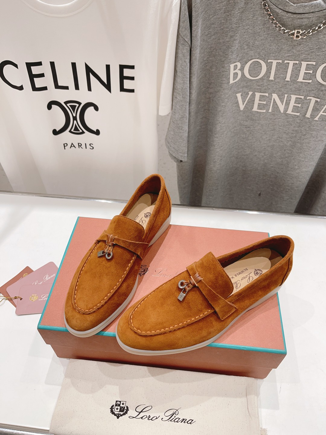 高版本出厂
 Loro Piana* LP万年经典款乐福鞋 简约时尚 脚感超级舒适 一天可以暴走两万步的