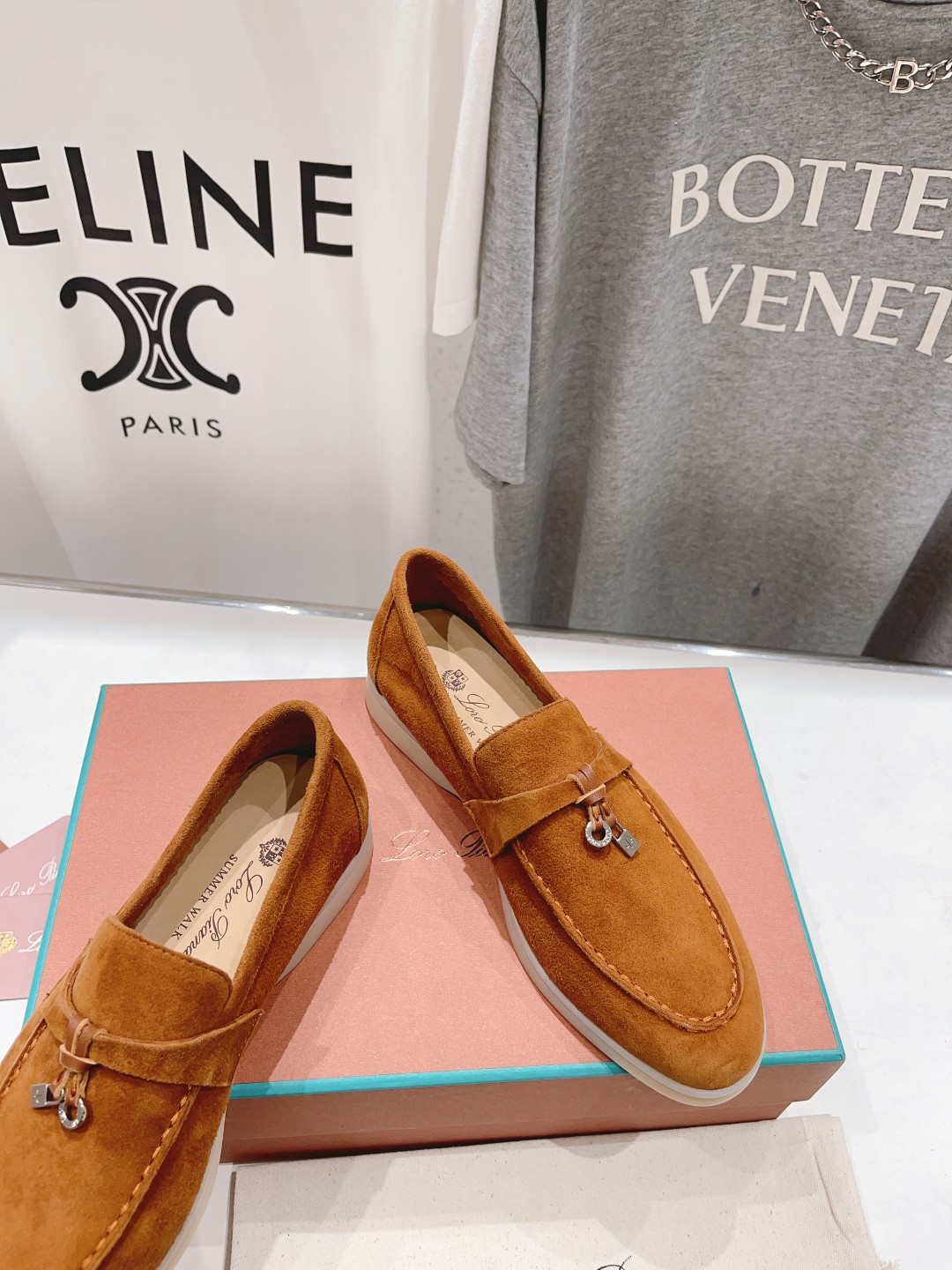高版本出厂
 Loro Piana* LP万年经典款乐福鞋 简约时尚 脚感超级舒适 一天可以暴走两万步的