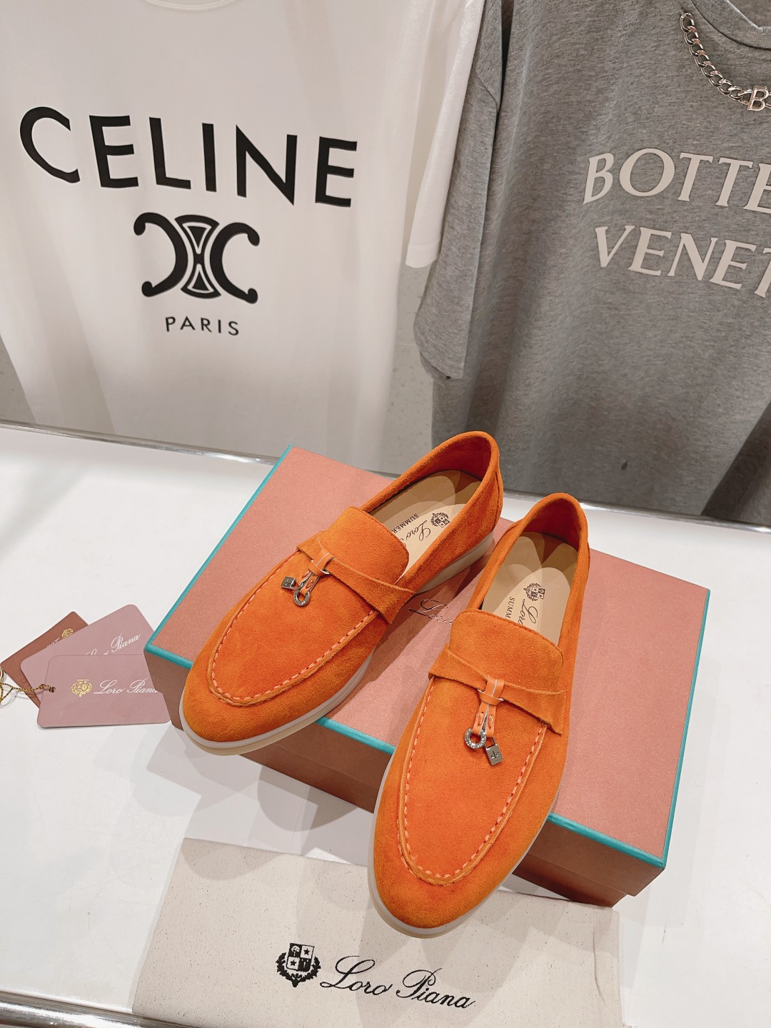 高版本出厂
 Loro Piana* LP万年经典款乐福鞋 简约时尚 脚感超级舒适 一天可以暴走两万步的