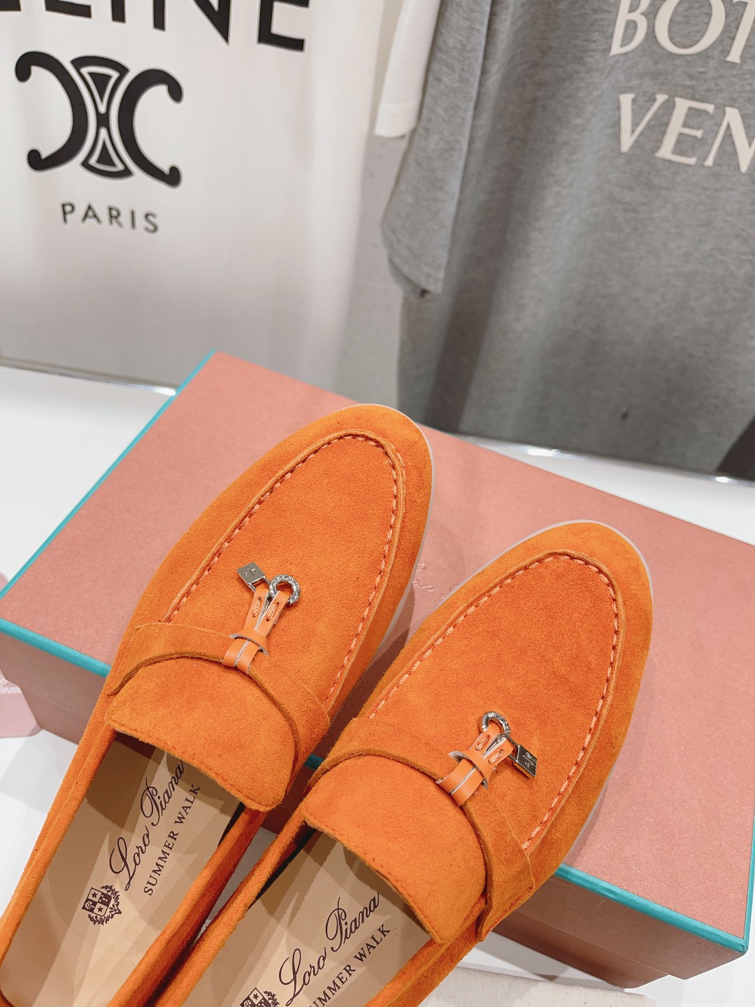 高版本出厂
 Loro Piana* LP万年经典款乐福鞋 简约时尚 脚感超级舒适 一天可以暴走两万步的