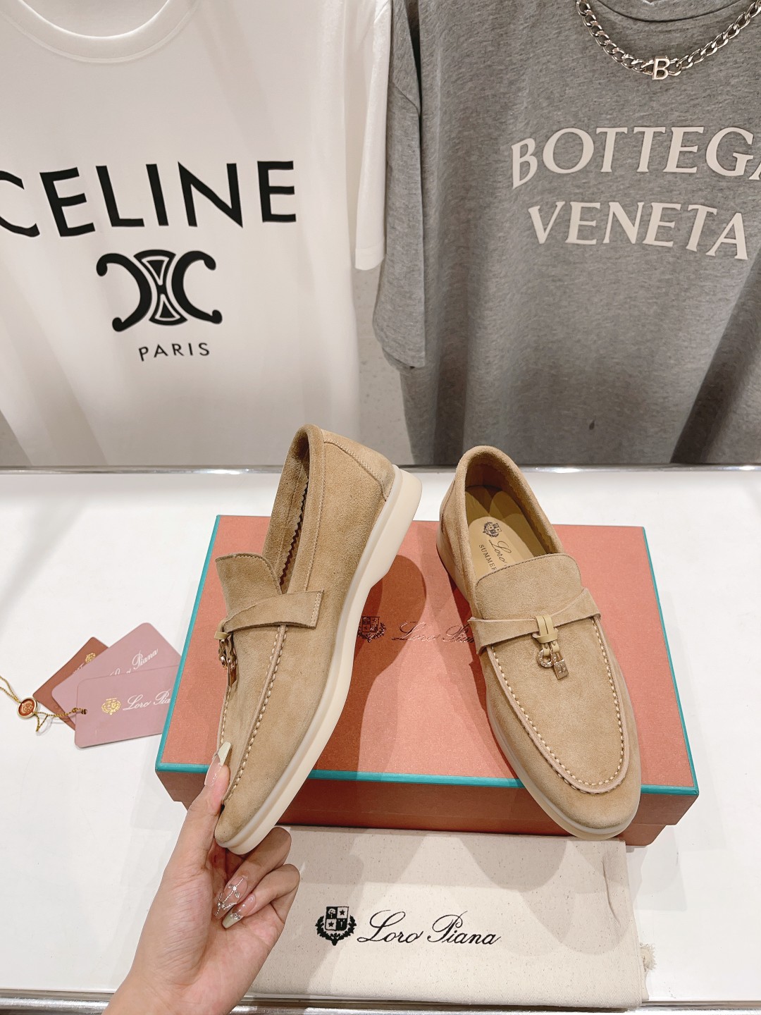高版本出厂
 Loro Piana* LP万年经典款乐福鞋 简约时尚 脚感超级舒适 一天可以暴走两万步的