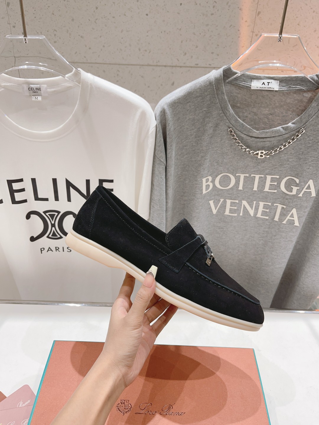 高版本出厂
 Loro Piana* LP万年经典款乐福鞋 简约时尚 脚感超级舒适 一天可以暴走两万步的