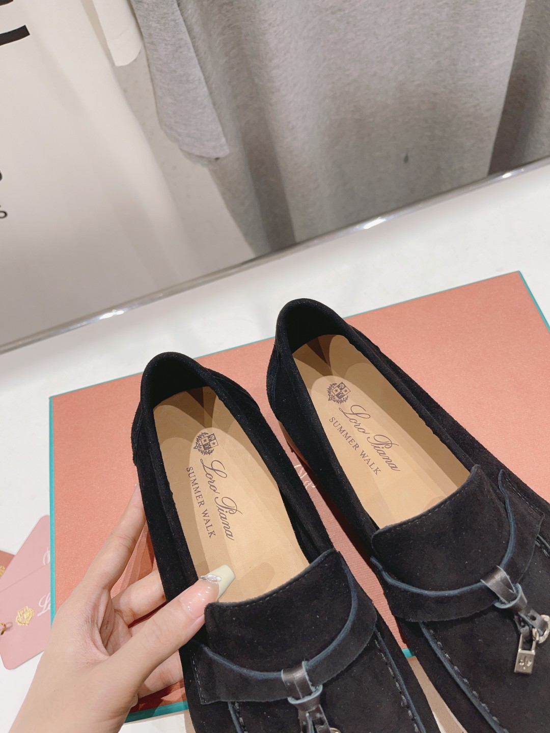 高版本出厂
 Loro Piana* LP万年经典款乐福鞋 简约时尚 脚感超级舒适 一天可以暴走两万步的