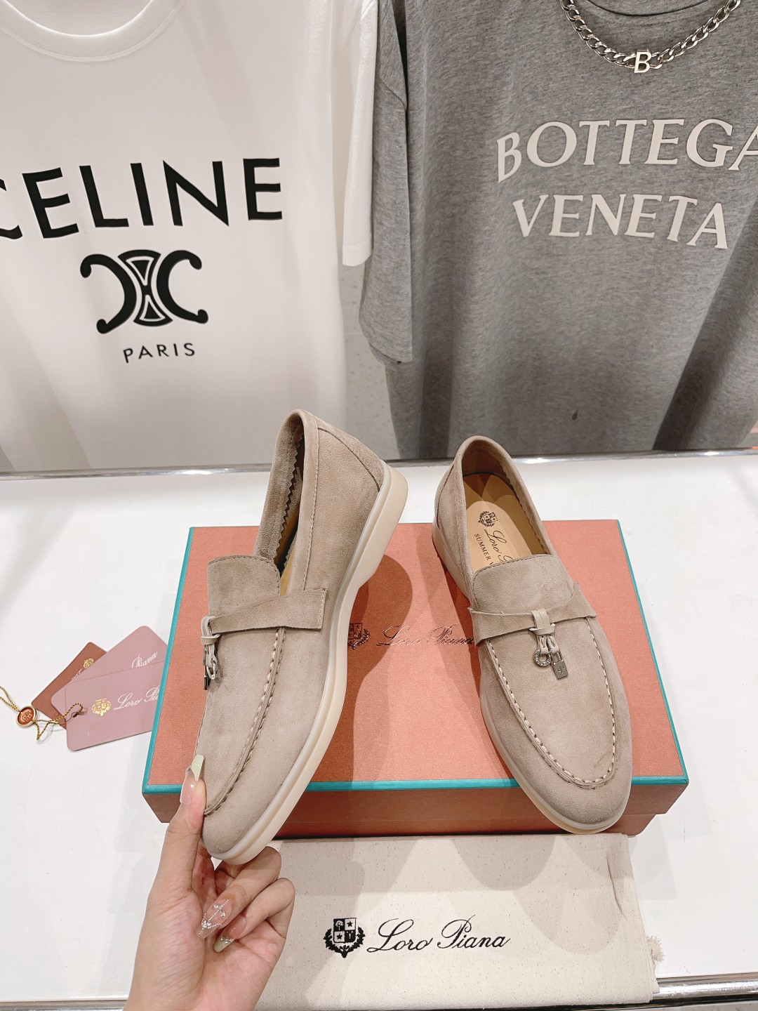 高版本出厂
 Loro Piana* LP万年经典款乐福鞋 简约时尚 脚感超级舒适 一天可以暴走两万步的